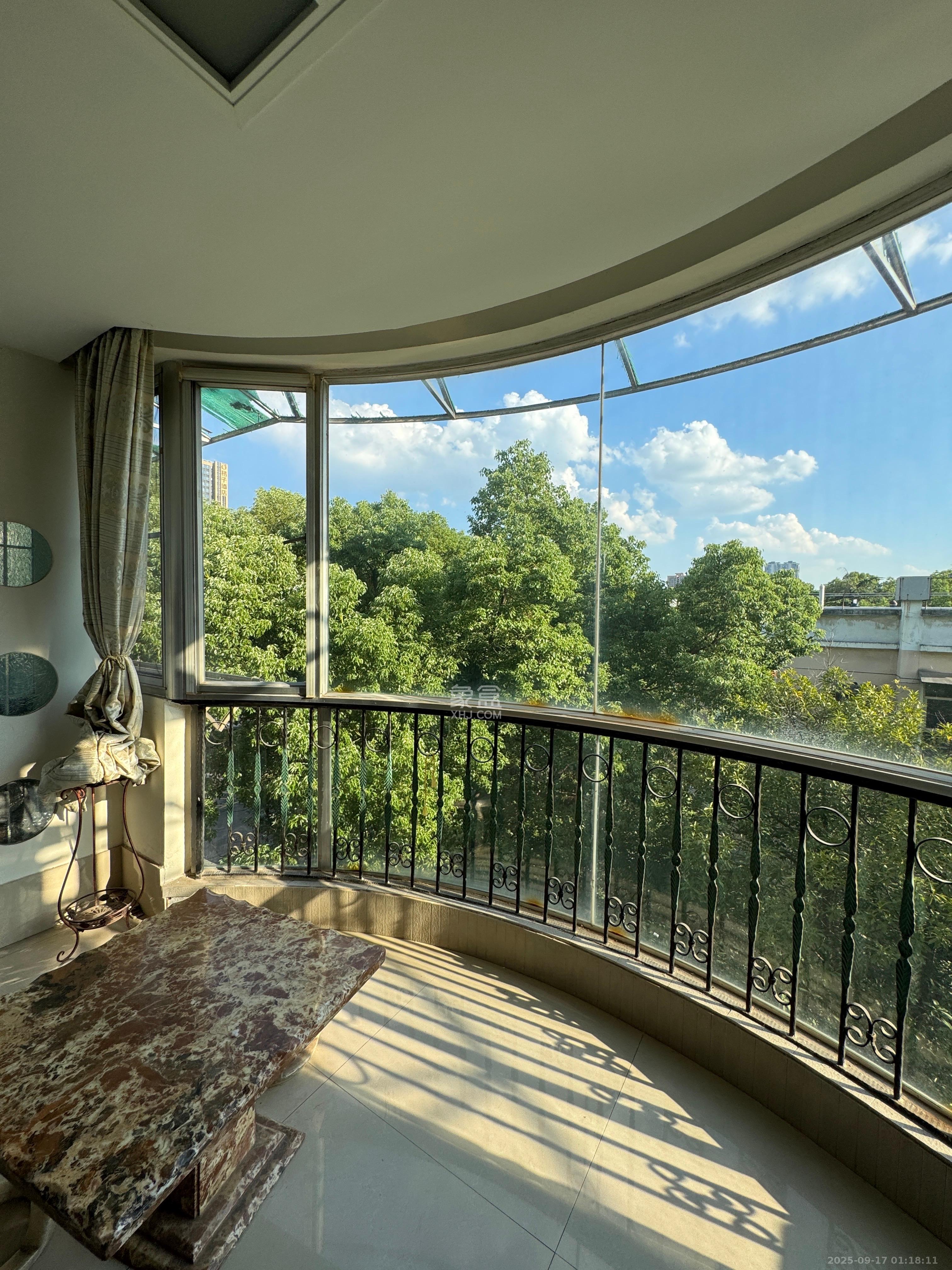 电信花园  1室0厅0卫    2300.0元/月室内图