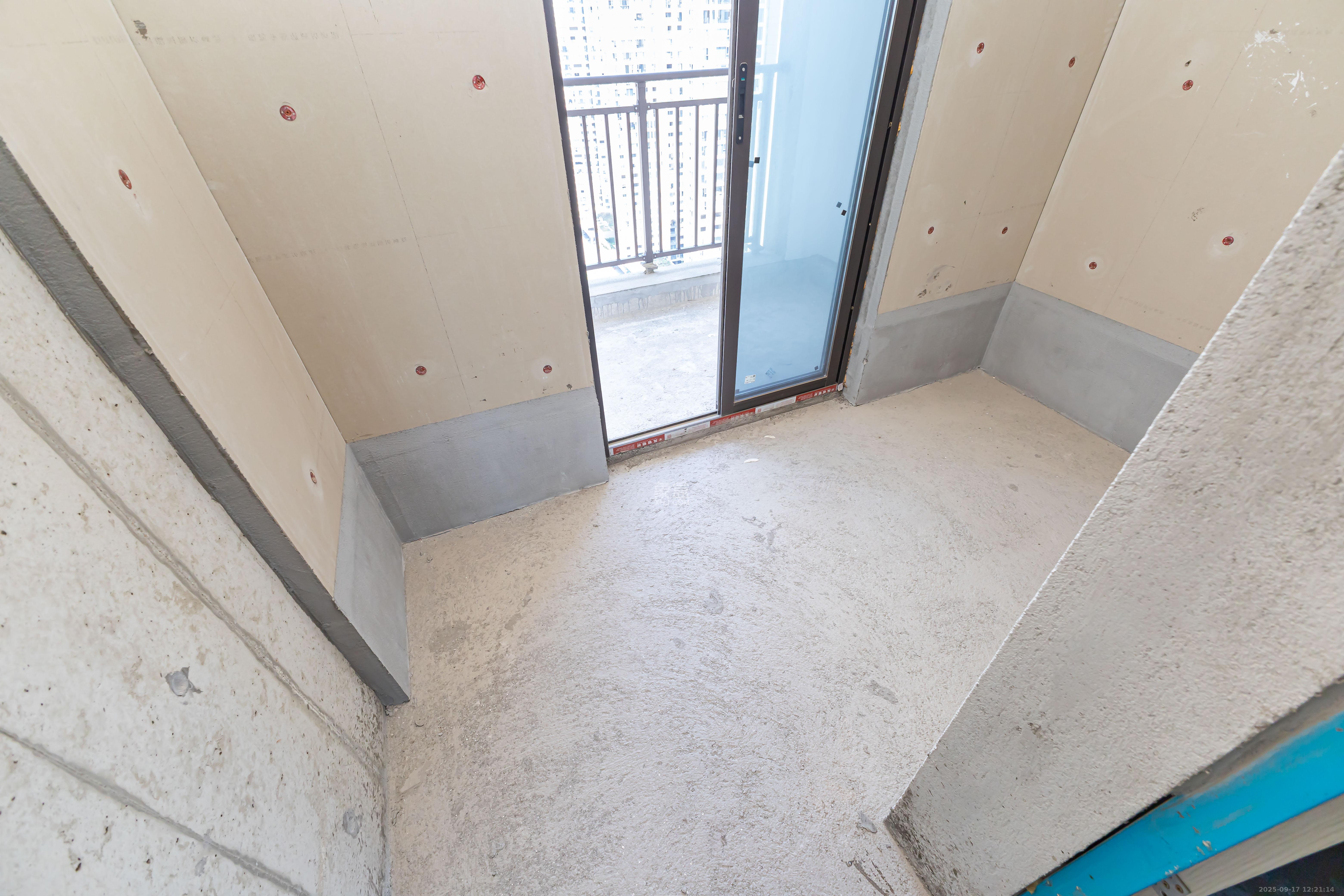 润和湘江天地D区 4室2厅2卫 150.0万 润和湘江天地D区 4室2厅2卫 150.0万卧室