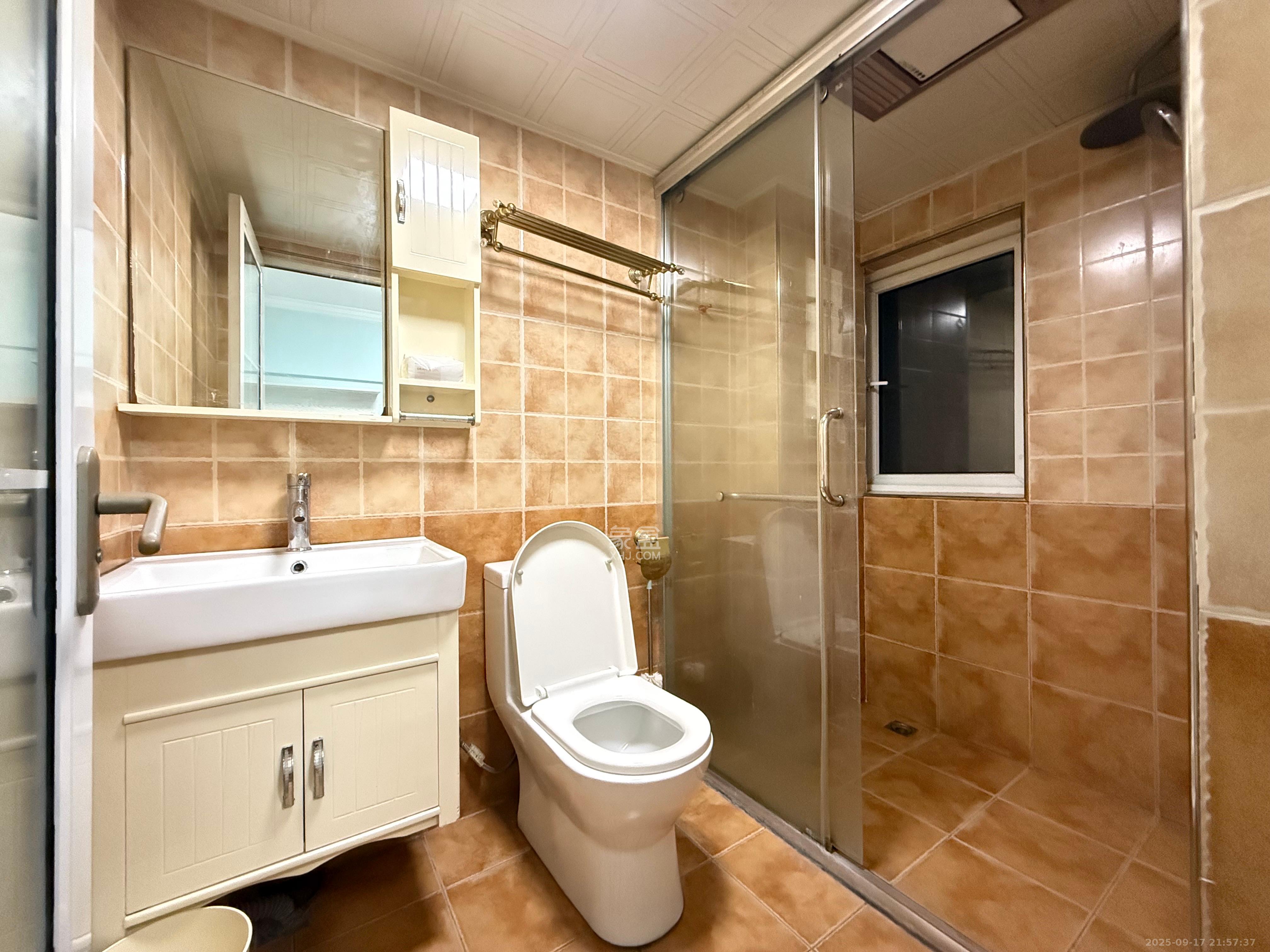 鸥波港湾  2室0厅1卫    2700.0元/月室内图