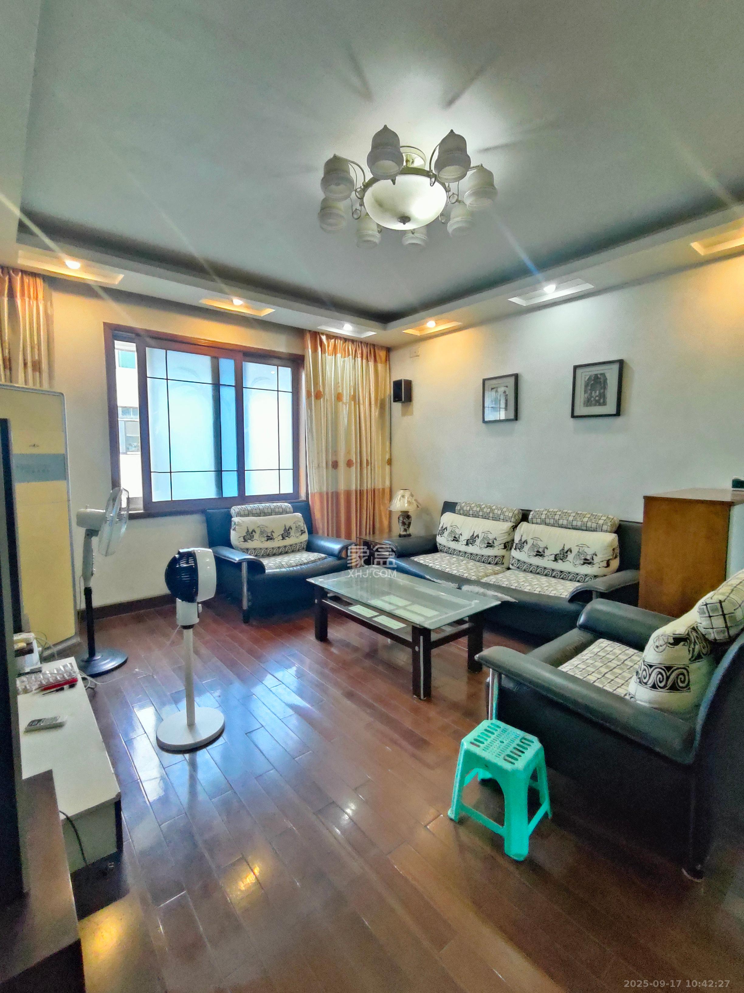 湘仪家园 3室2厅1卫 1900.0元/月 湘仪家园 3室2厅1卫 1900.0元/月室内图