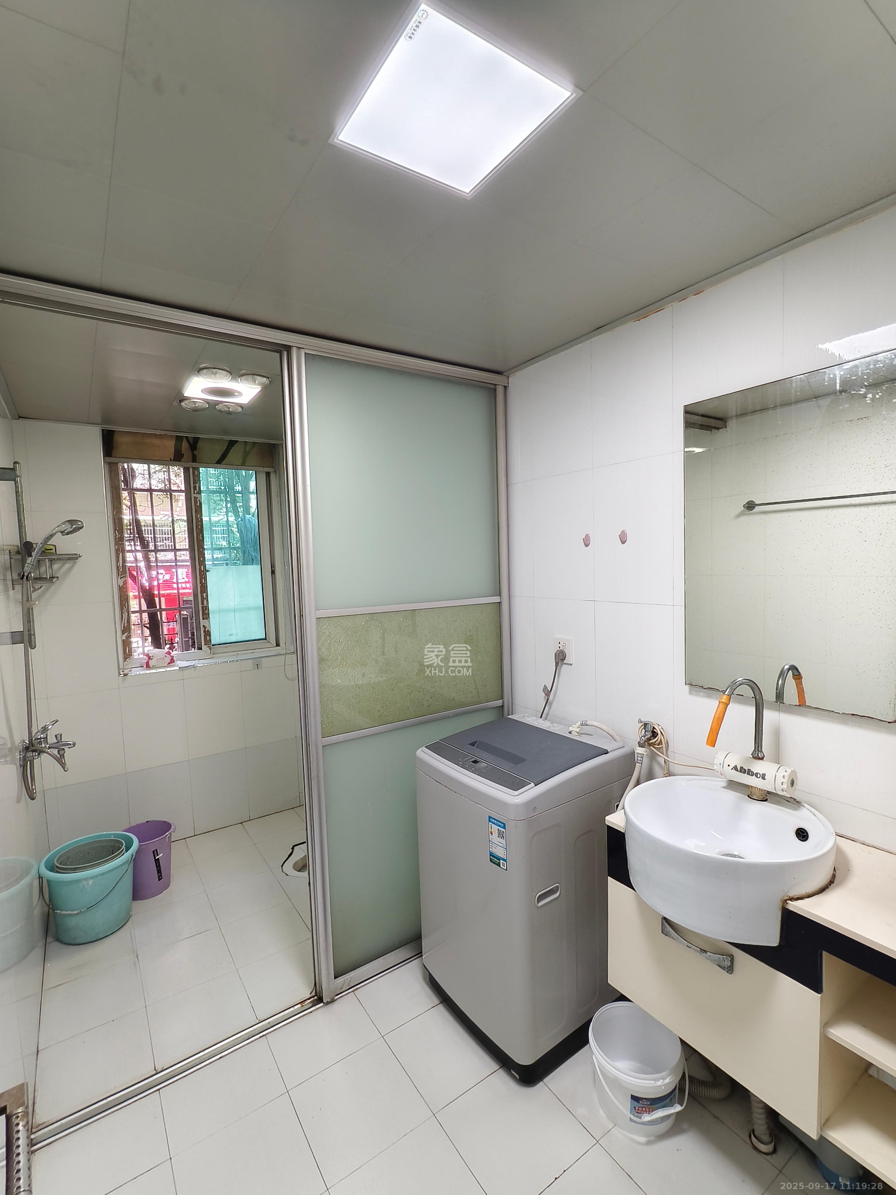 留香雅苑 3室2厅2卫 2580.0元/月 留香雅苑 3室2厅2卫 2580.0元/月室内图