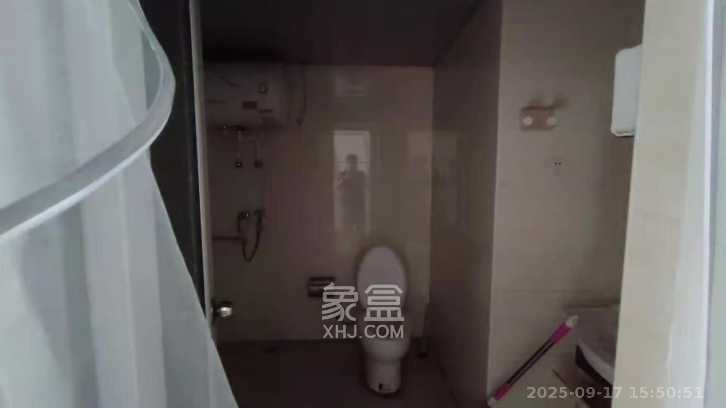 锦湘国际星城三期(锦绣苑) 1室1厅1卫 1500.0元/月 锦湘国际星城三期(锦绣苑) 1室1厅1卫 1500.0元/月室内图