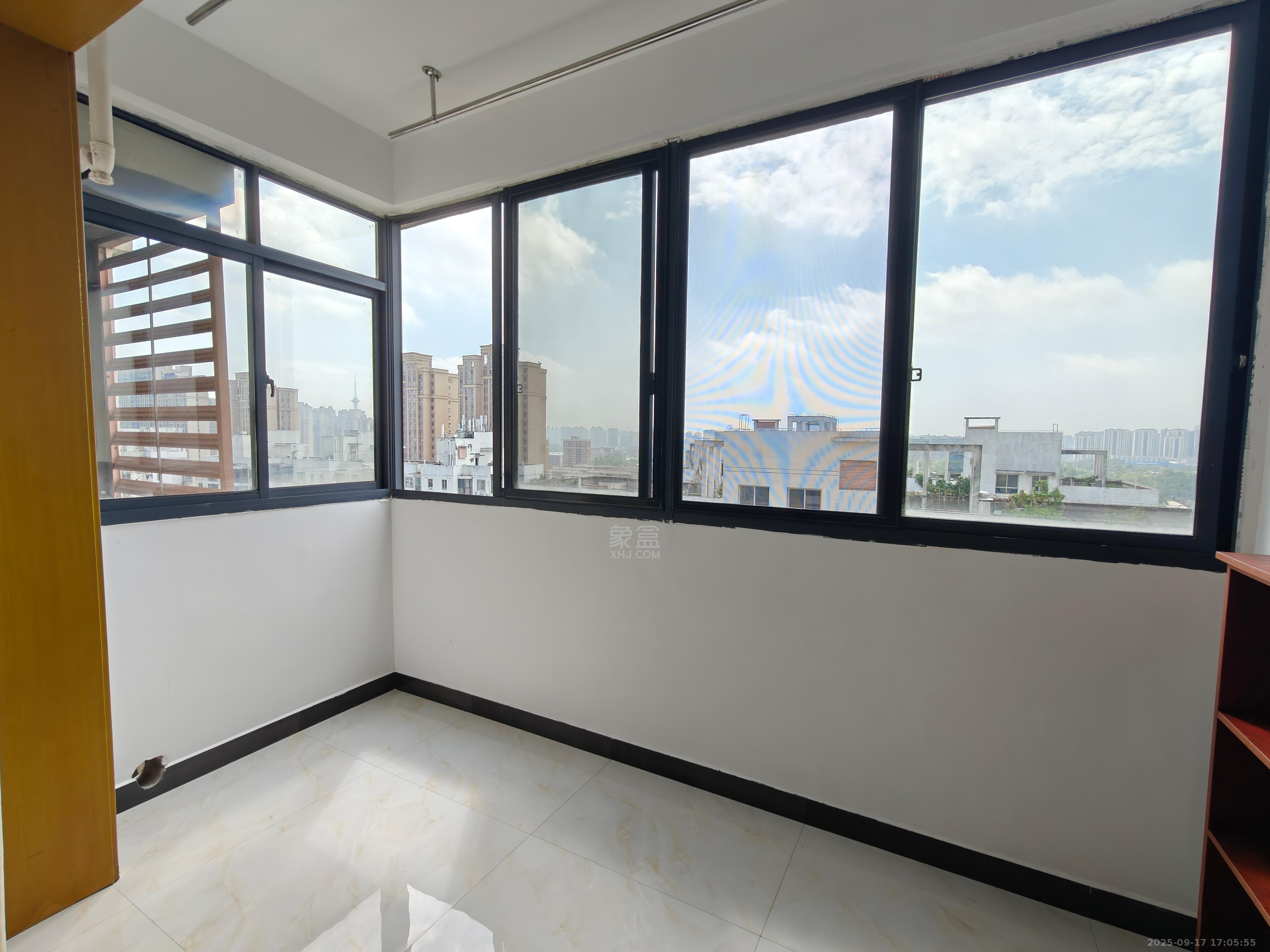 山河锦园  2室2厅1卫    1400.0元/月室内图