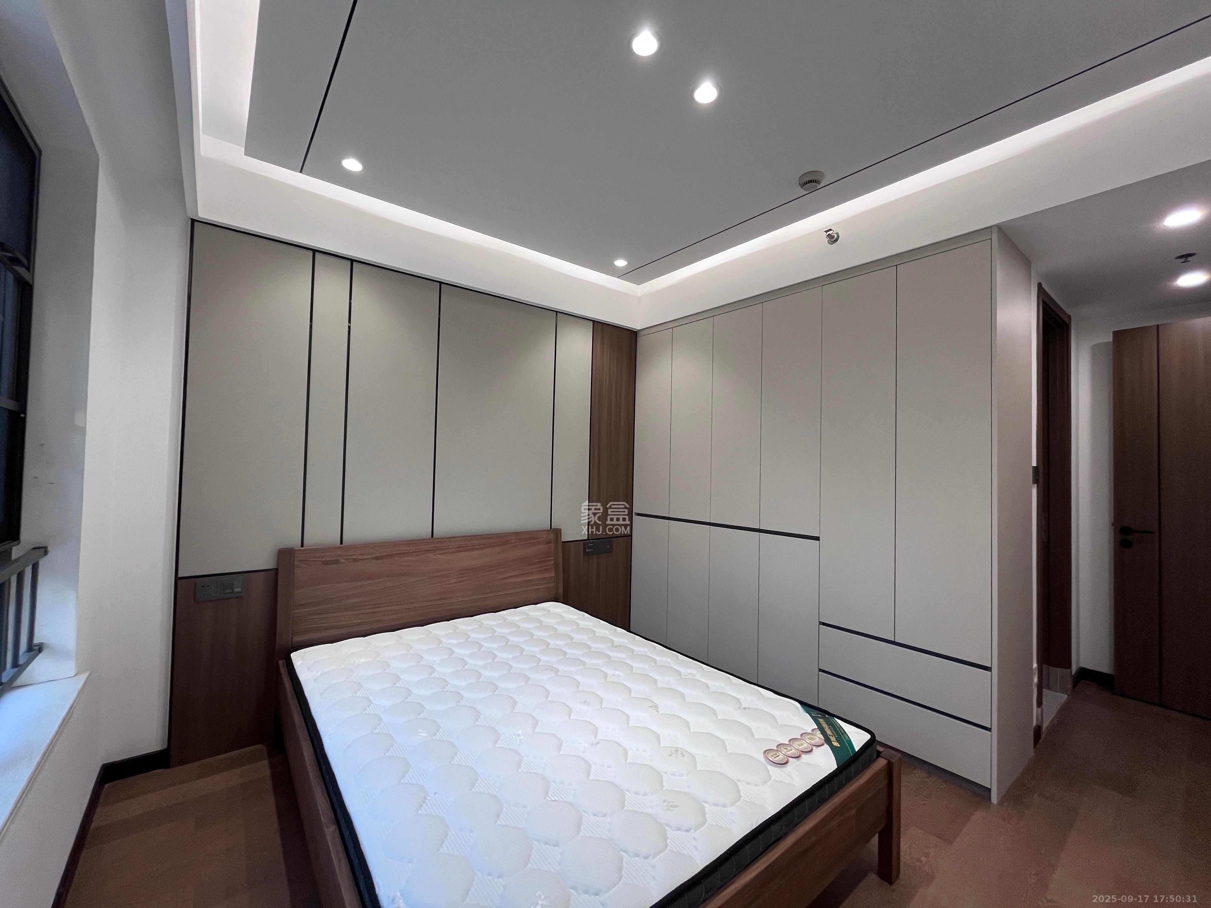 卓越中寰  3室2厅2卫    5000.0元/月室内图