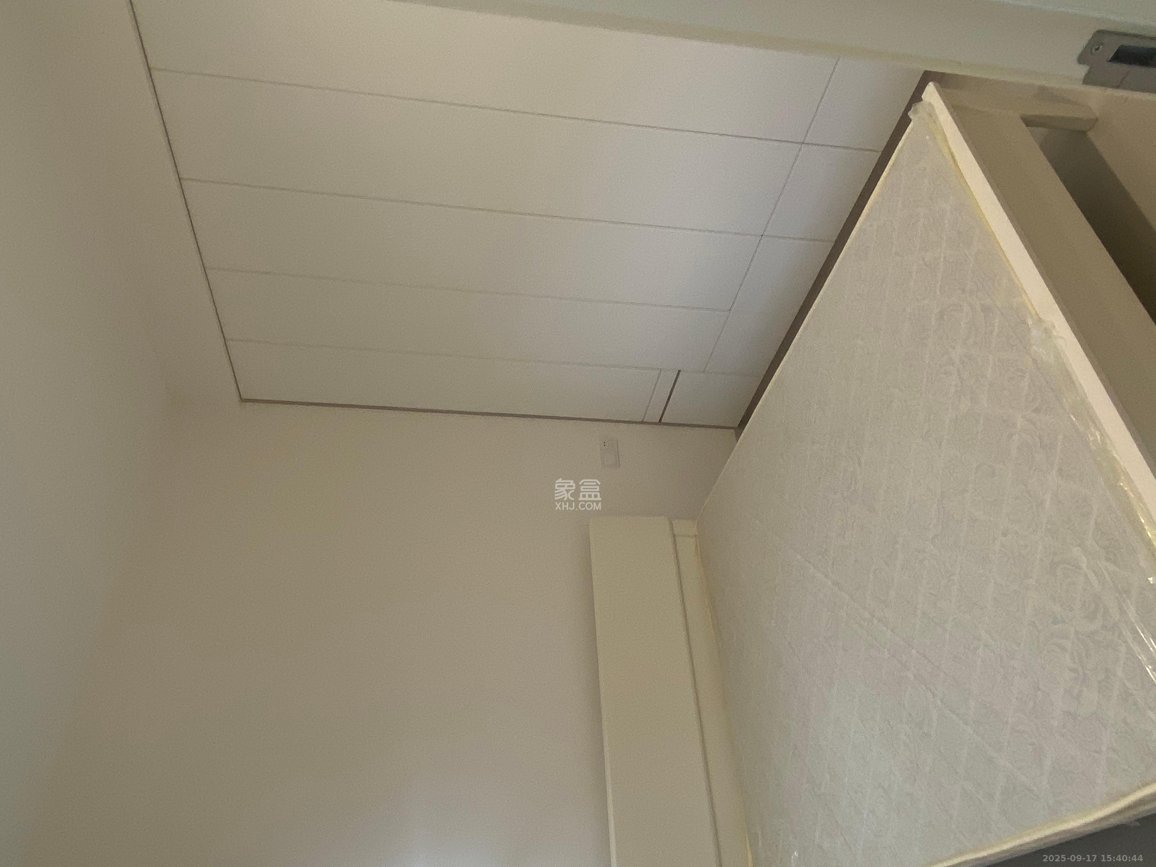 保利城(中航城国际社区、郡原美村) 3室2厅2卫 2600.0元/月 保利城(中航城国际社区、郡原美村) 3室2厅2卫 2600.0元/月室内图