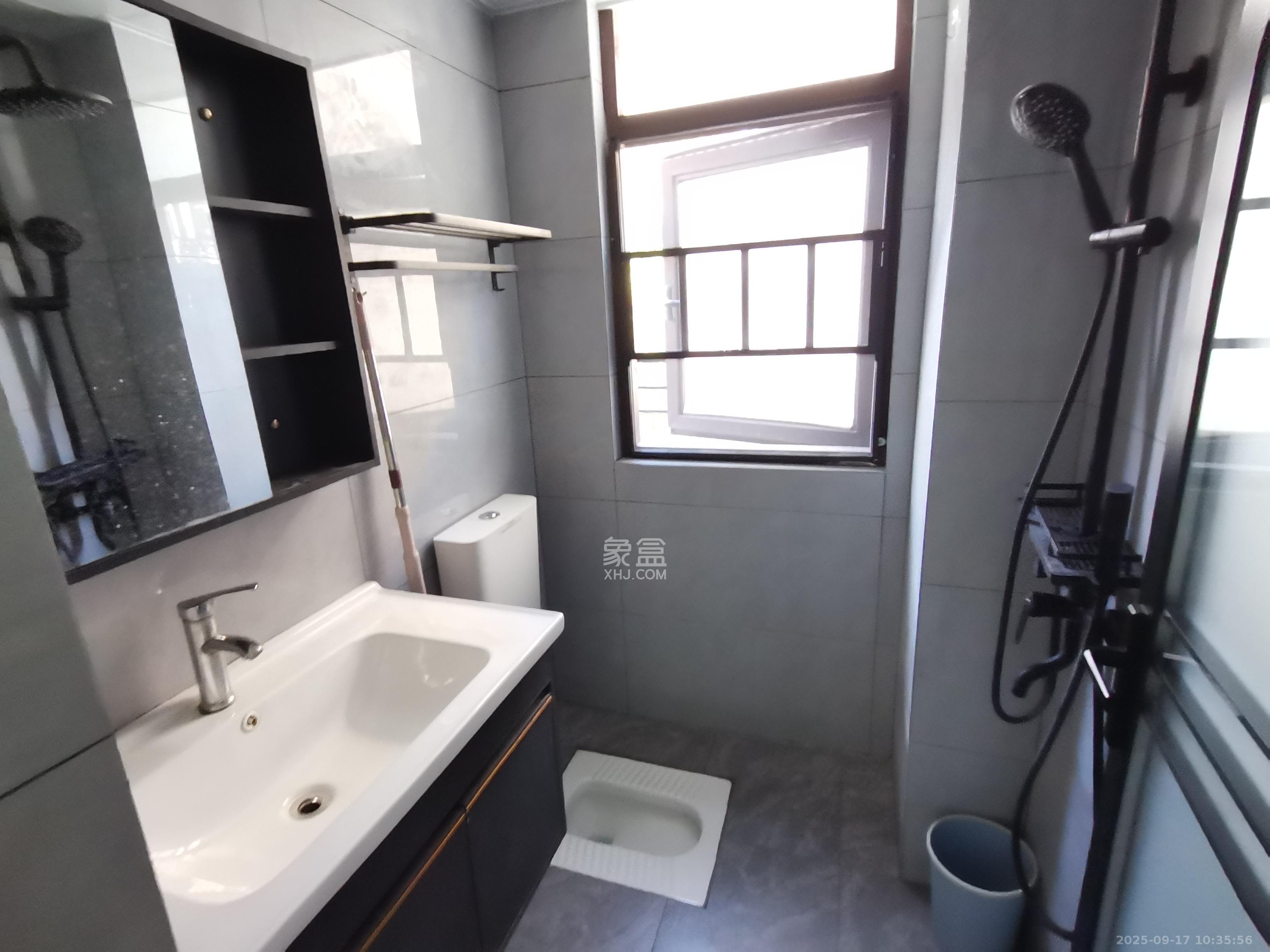 盛景谷山里 3室2厅2卫 2500.0元/月 盛景谷山里 3室2厅2卫 2500.0元/月室内图