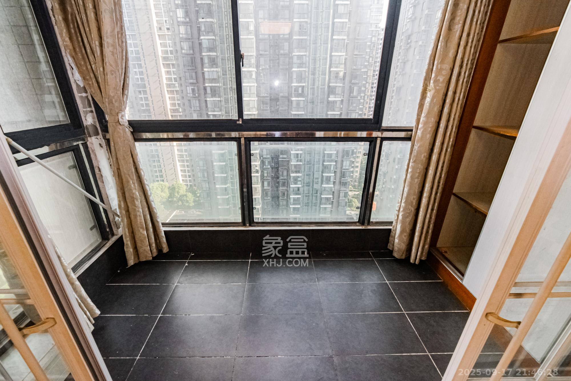 湘江世纪城星江苑 3室2厅2卫 120.0万 湘江世纪城星江苑 3室2厅2卫 120.0万阳台