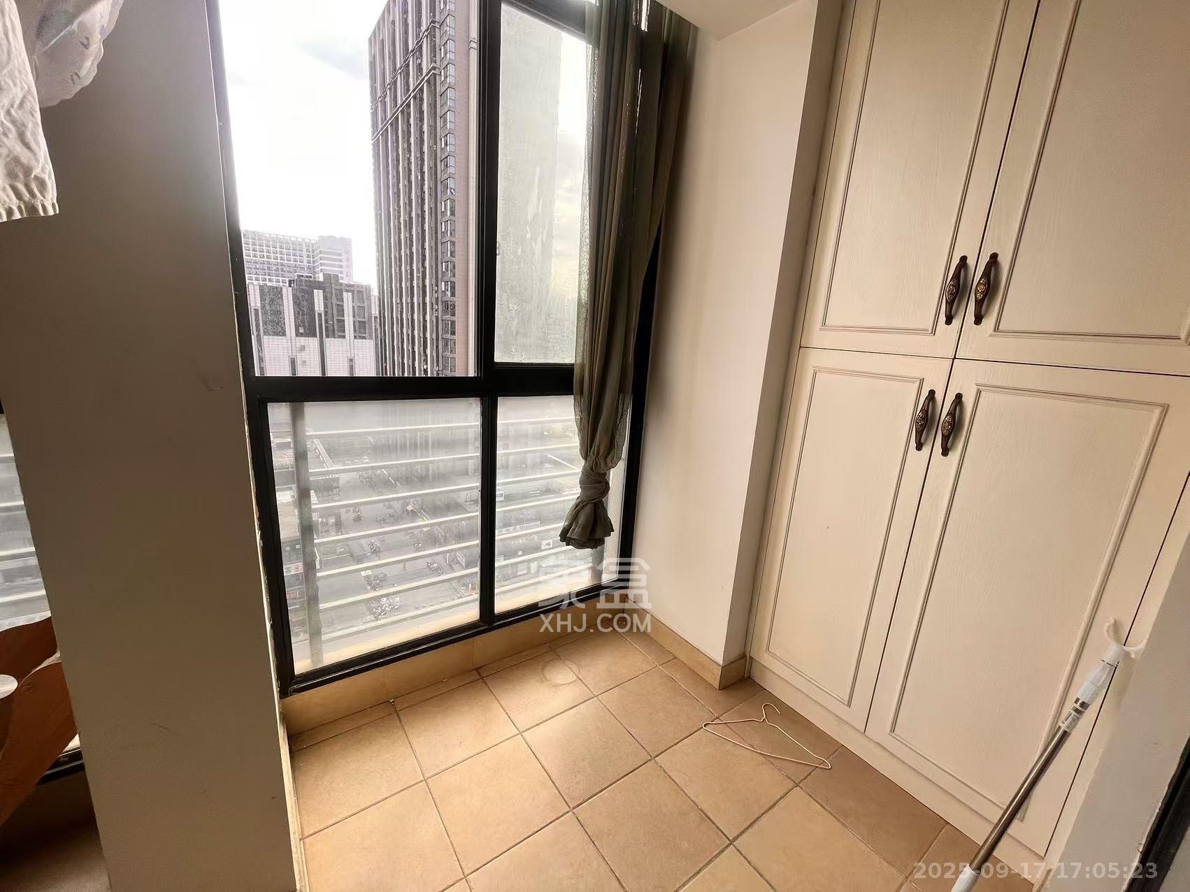 郡原广场 3室2厅2卫 3200.0元/月 郡原广场 3室2厅2卫 3200.0元/月室内图