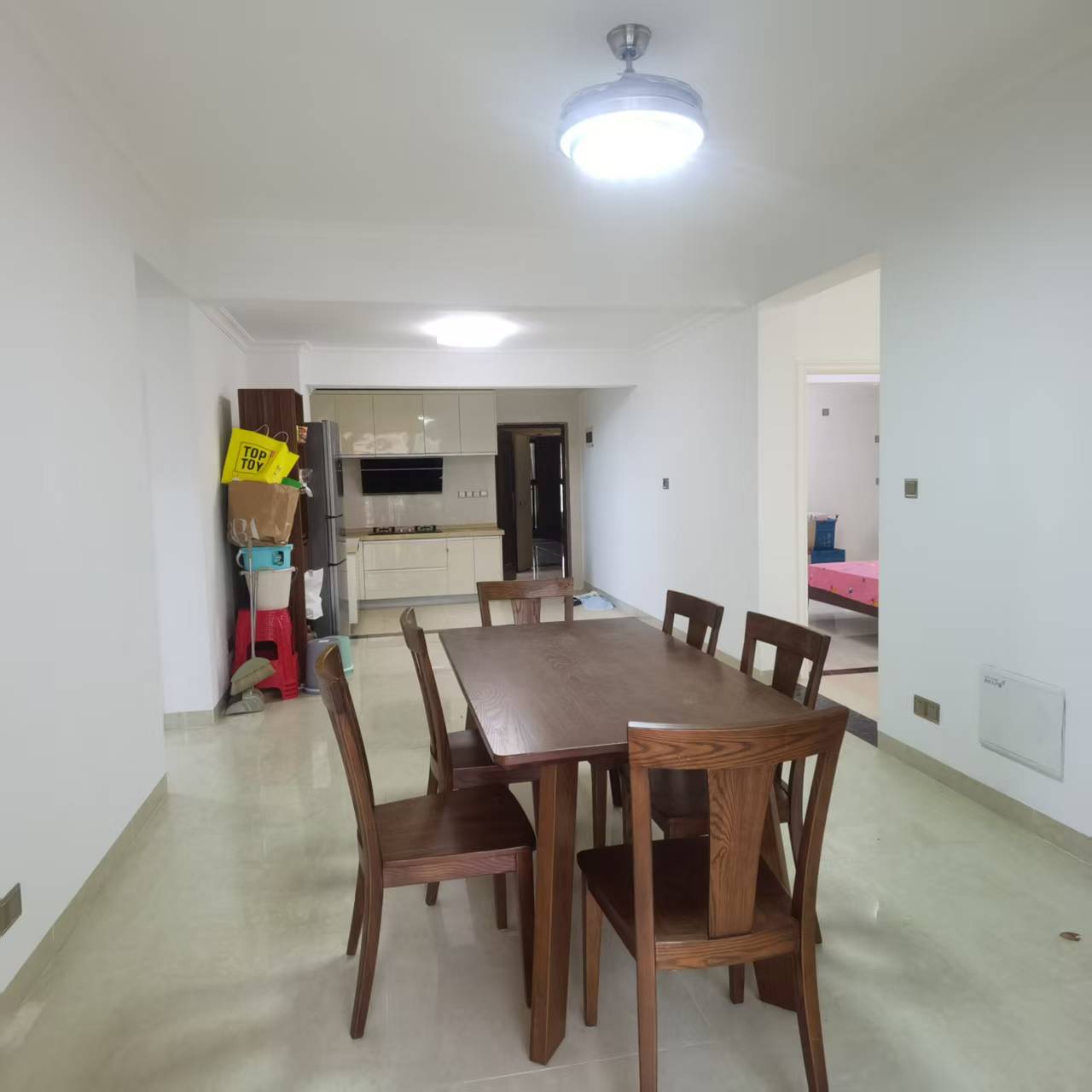 华府蓝湾 2室1厅1卫 100.0万 华府蓝湾 2室1厅1卫 100.0万室内图