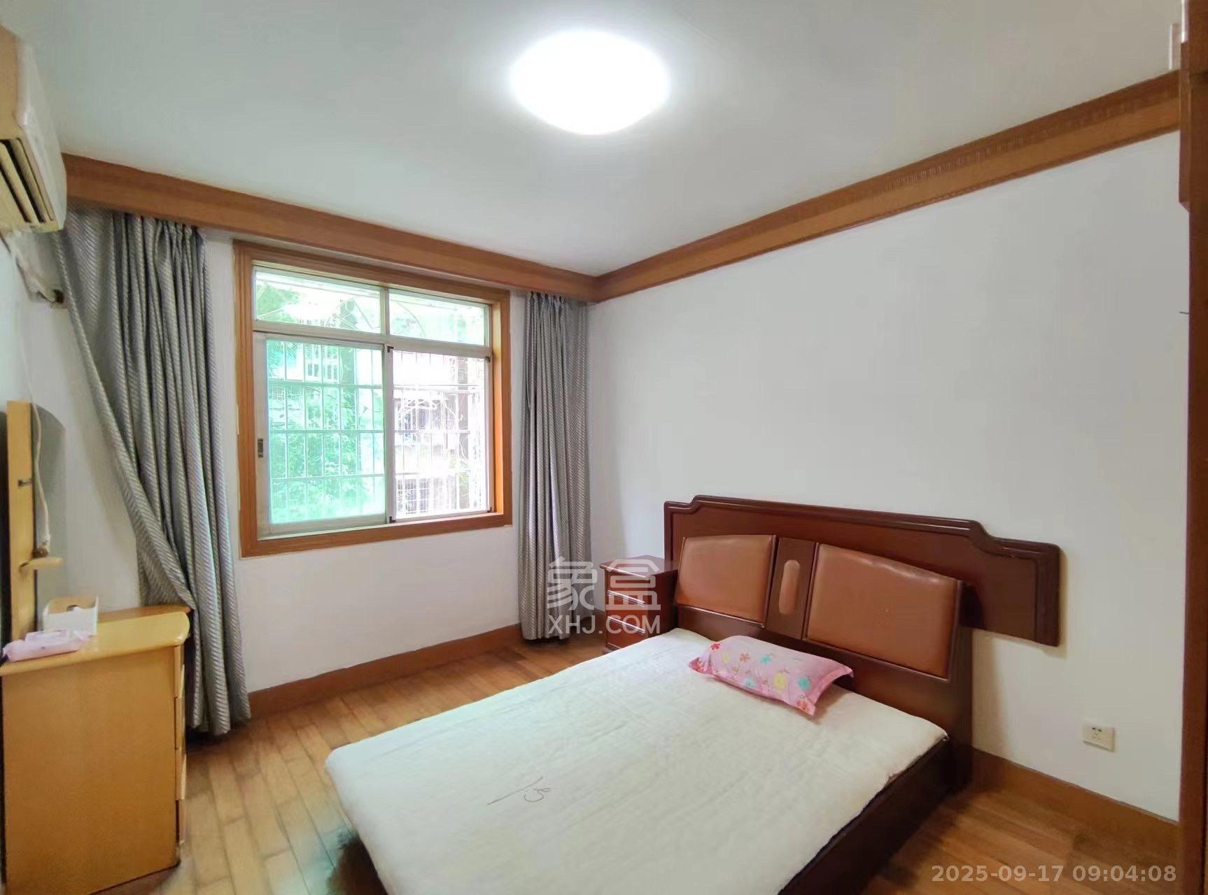 人民新村 3室2厅1卫 2350.0元/月 人民新村 3室2厅1卫 2350.0元/月室内图