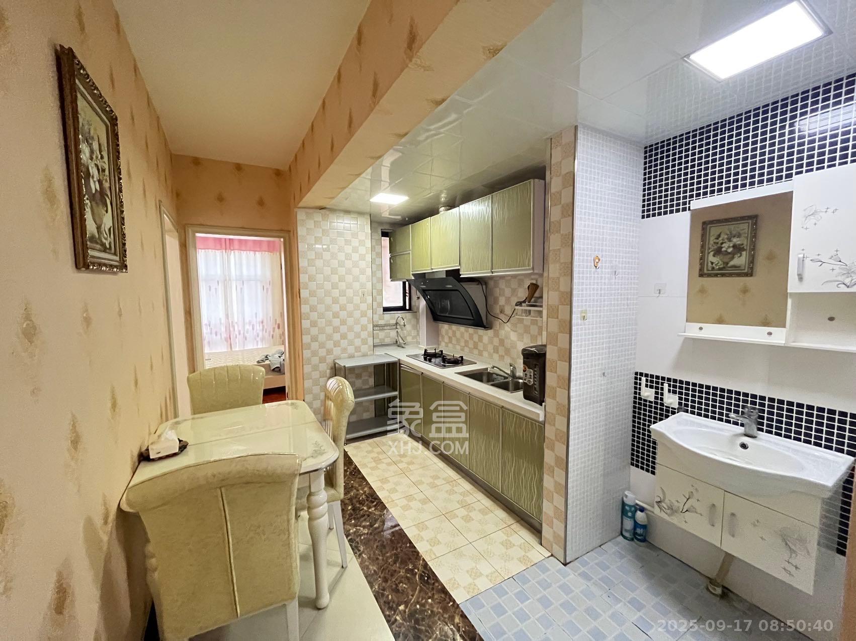 加加大街（华景苑）  2室1厅1卫    1800.0元/月室内图