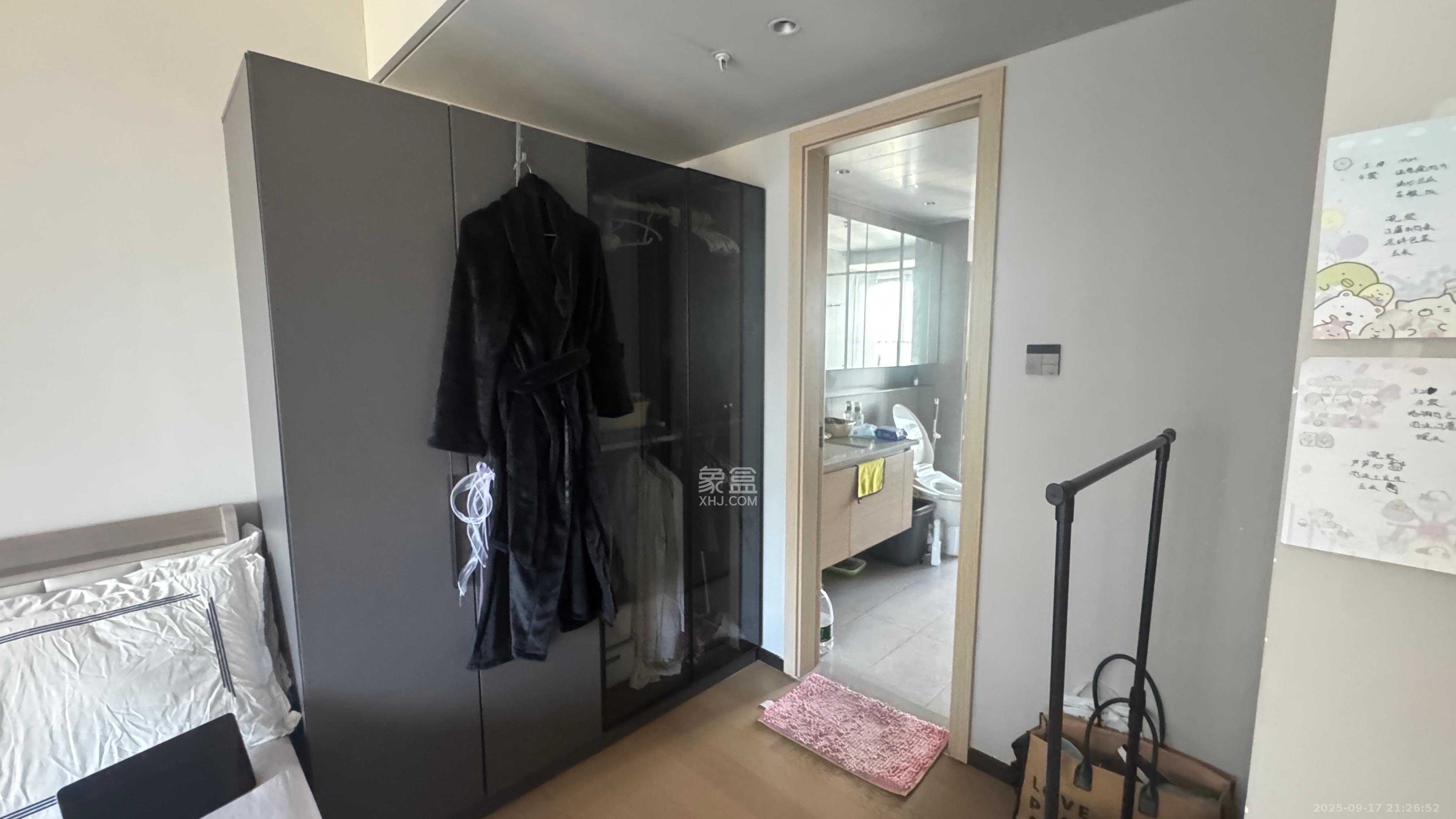 时代梅溪领峰  4室1厅1卫    3200.0元/月室内图