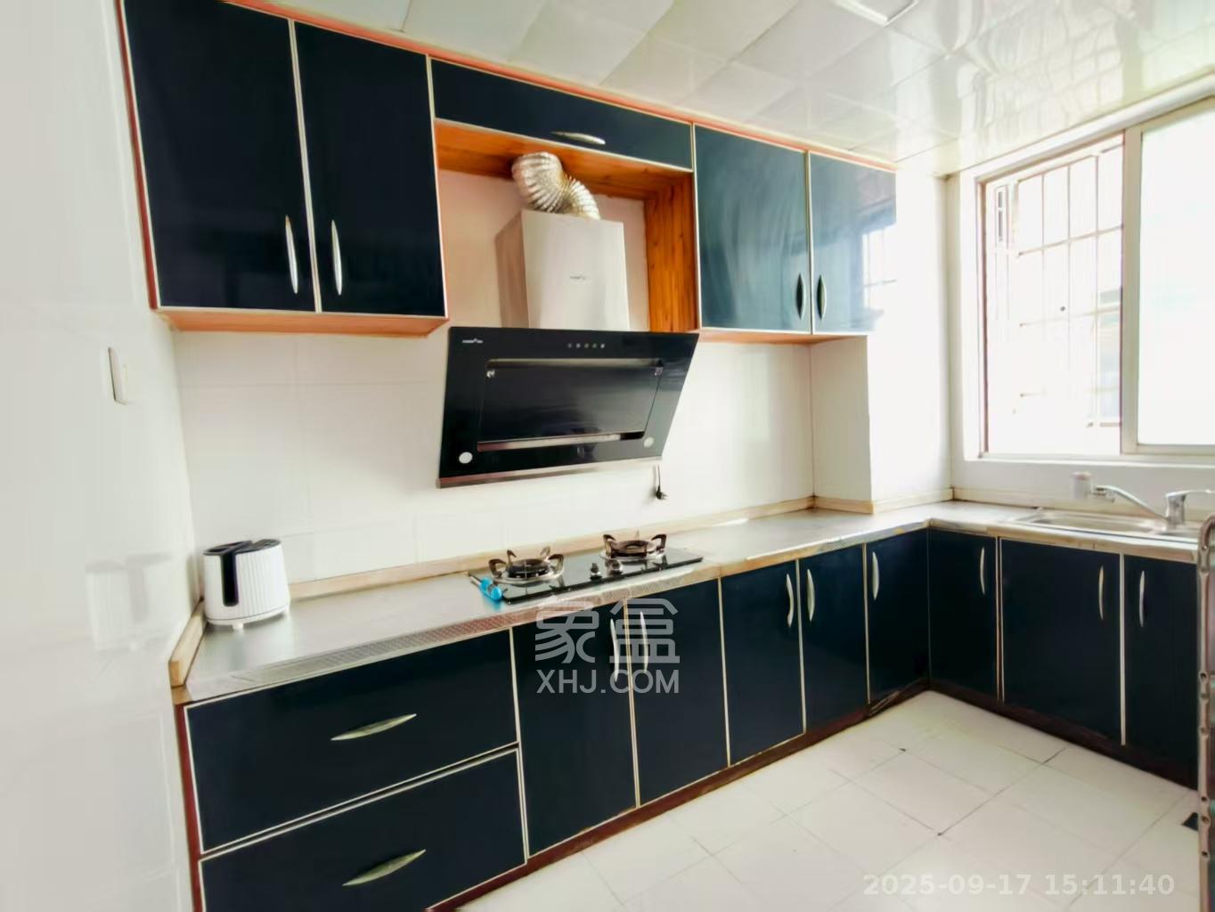 湘绣城 2室2厅1卫 1300.0元/月 湘绣城 2室2厅1卫 1300.0元/月室内图