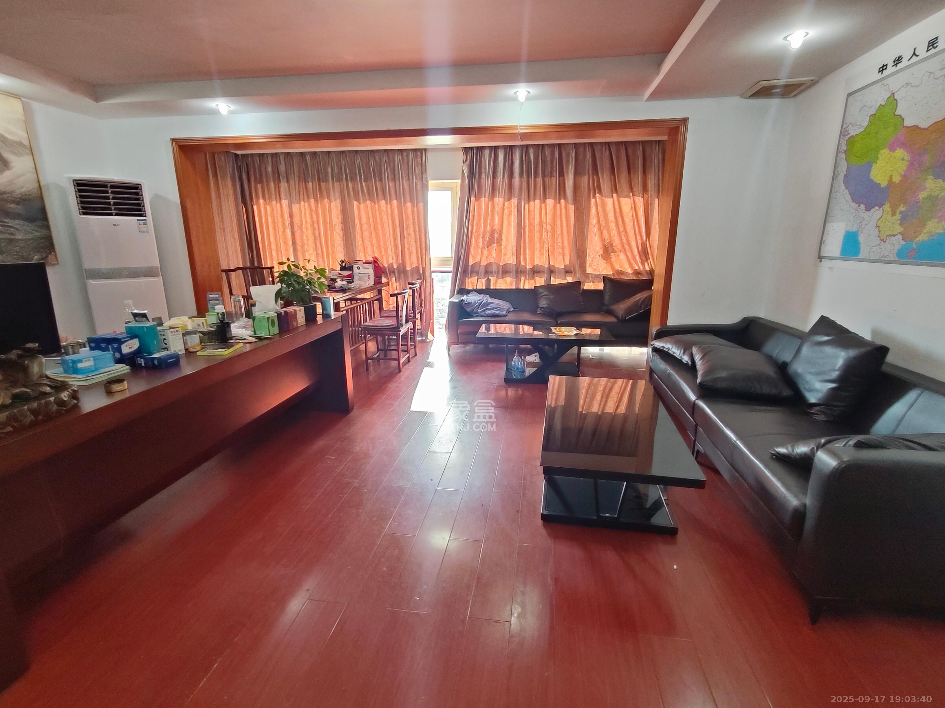 开源鑫阁  8室1厅4卫    4200.0元/月室内图