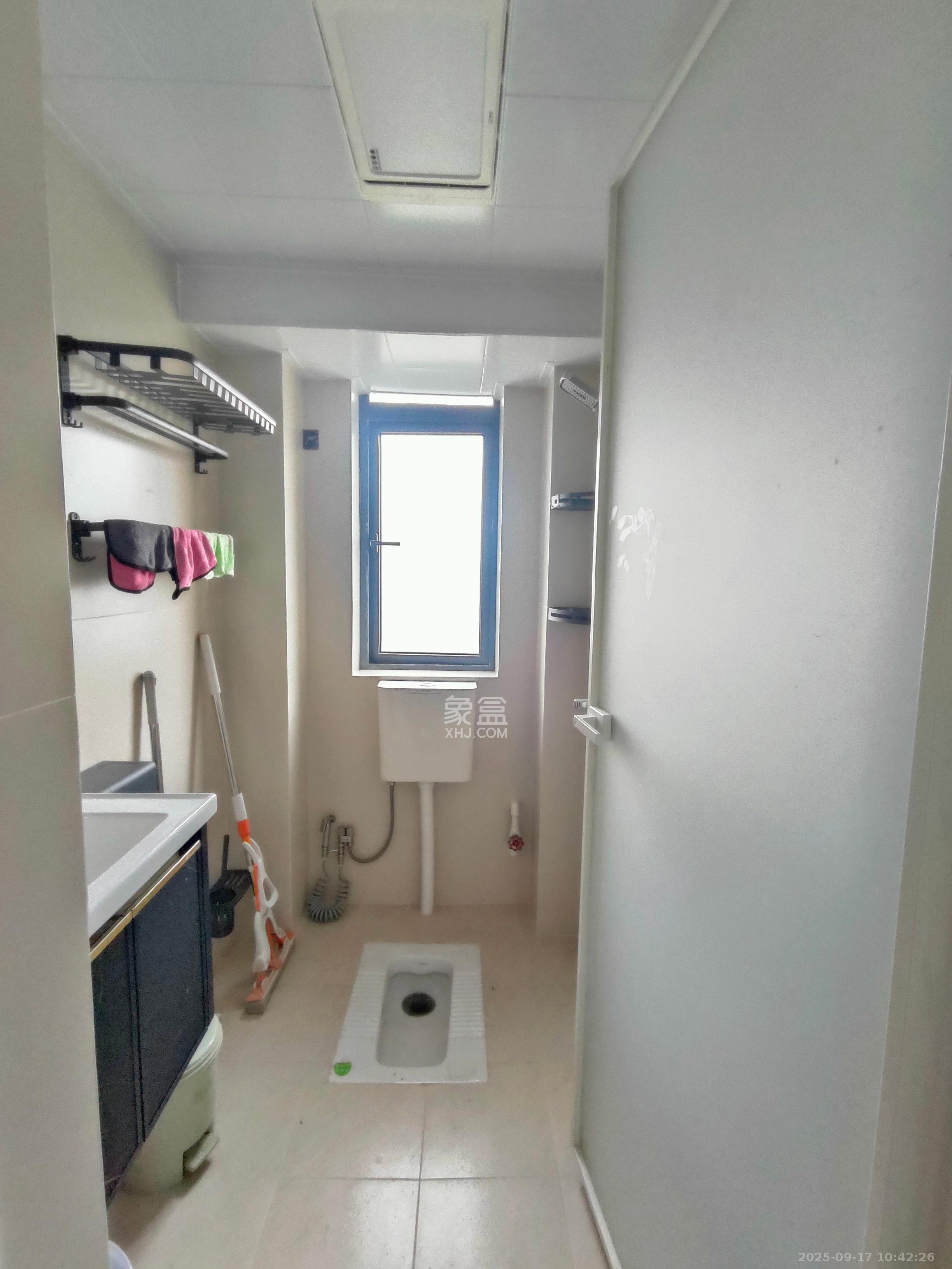 湘仪家园 3室2厅1卫 1900.0元/月 湘仪家园 3室2厅1卫 1900.0元/月室内图