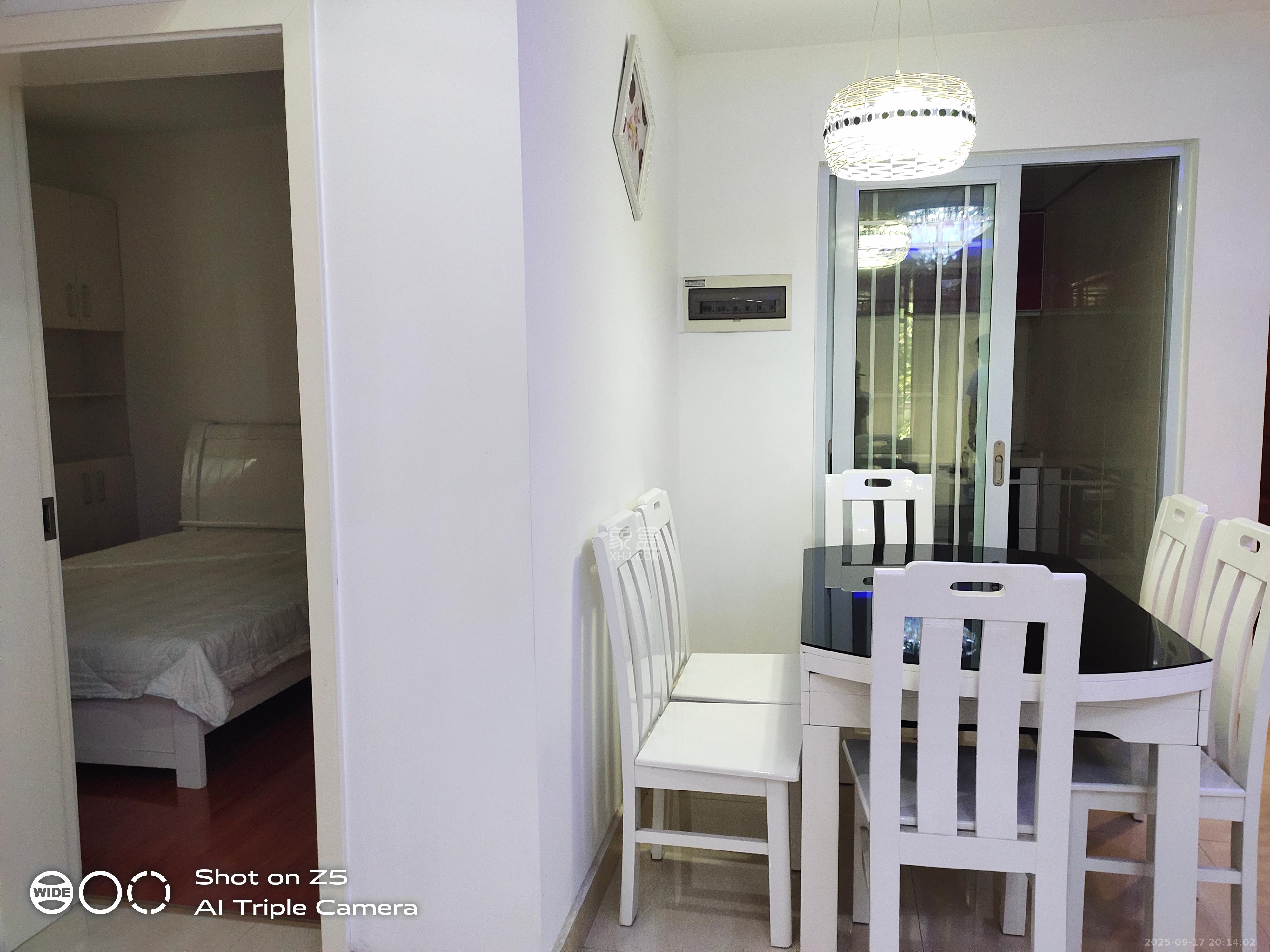 恒广国际景园一二区 2室2厅1卫 2000.0元/月 恒广国际景园一二区 2室2厅1卫 2000.0元/月室内图