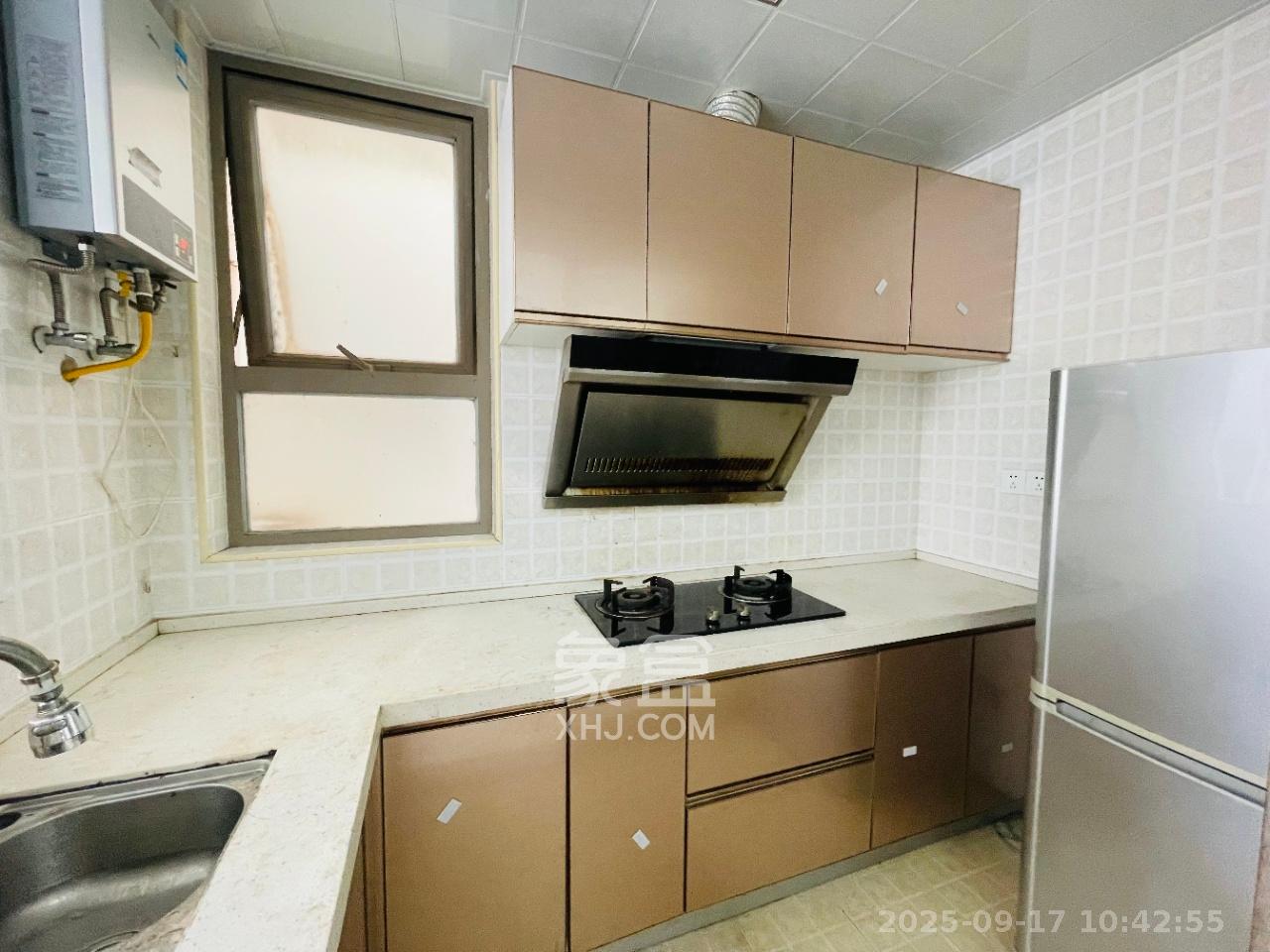 怡海星城  1室1厅1卫    1100.0元/月室内图