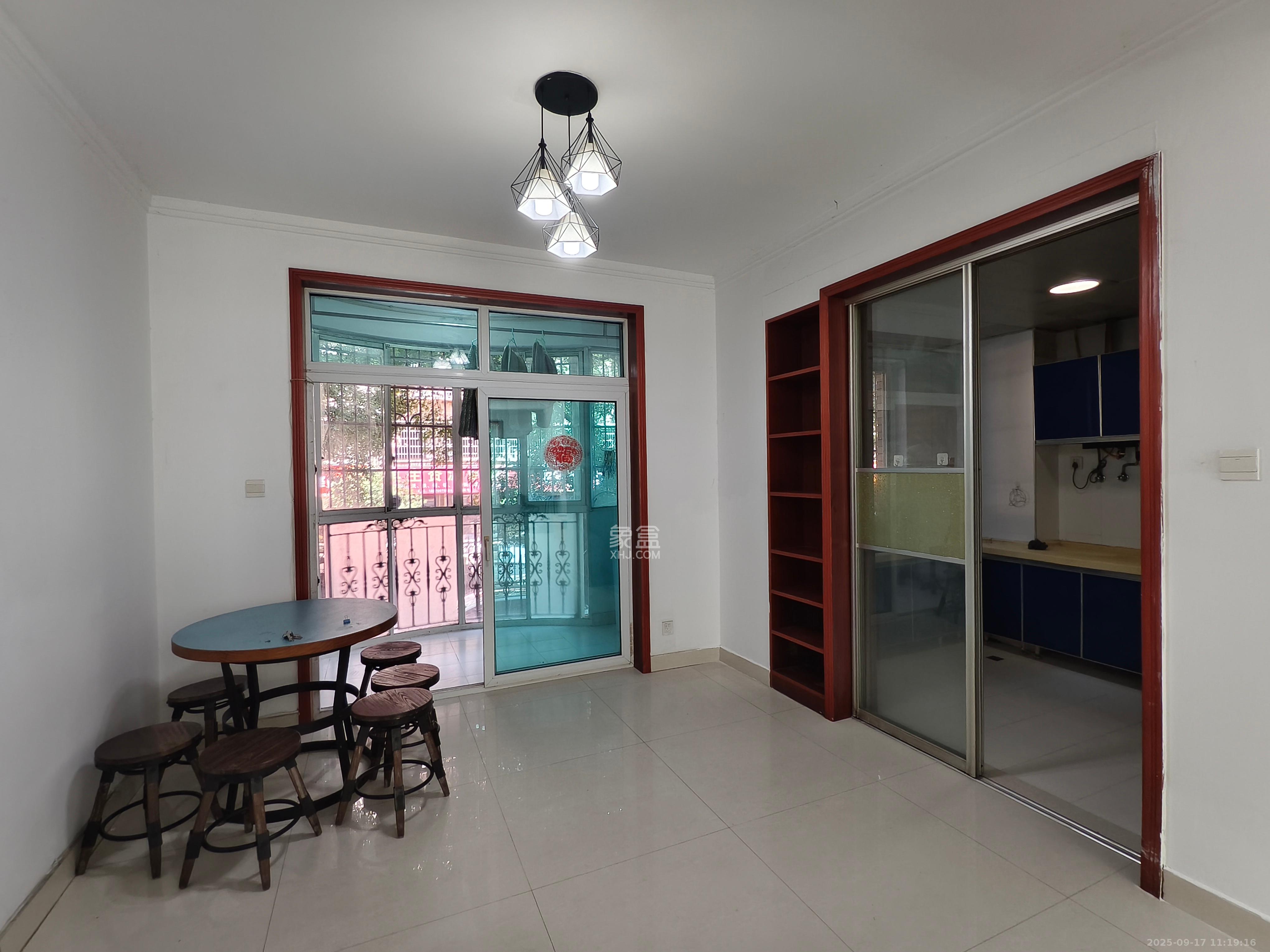 留香雅苑 3室2厅2卫 2580.0元/月 留香雅苑 3室2厅2卫 2580.0元/月室内图