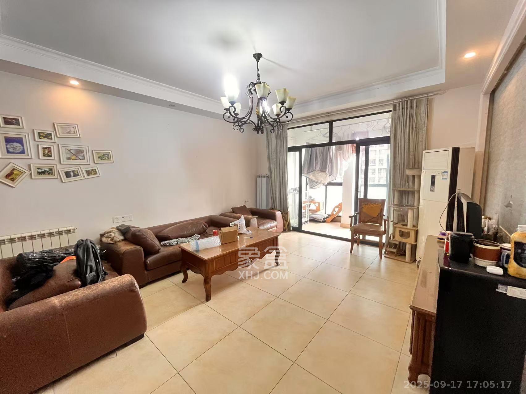 郡原广场 3室2厅2卫 3200.0元/月 郡原广场 3室2厅2卫 3200.0元/月室内图