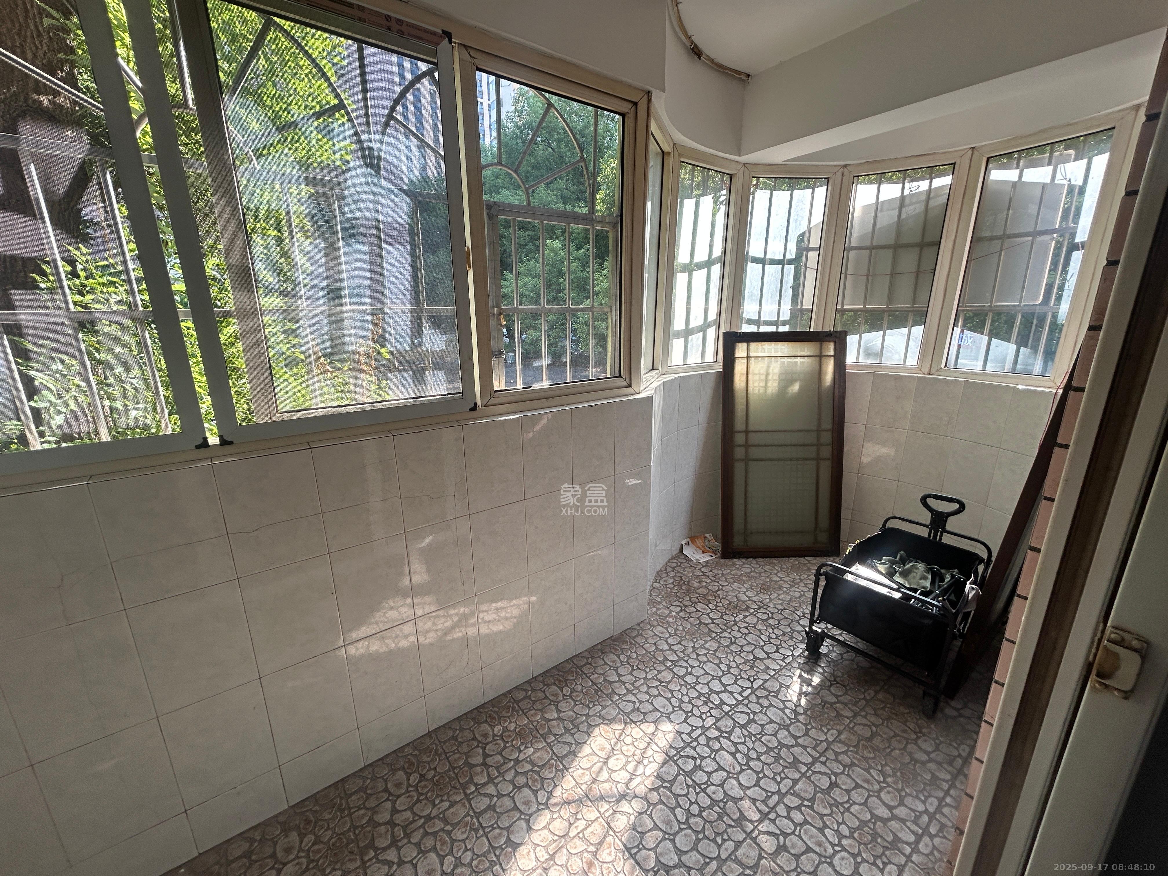 德政园  2室1厅1卫    2000.0元/月室内图