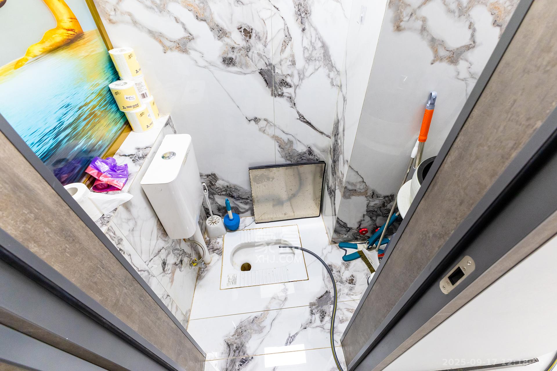 盈峰翠邸  5室2厅4卫    298.0万卫生间