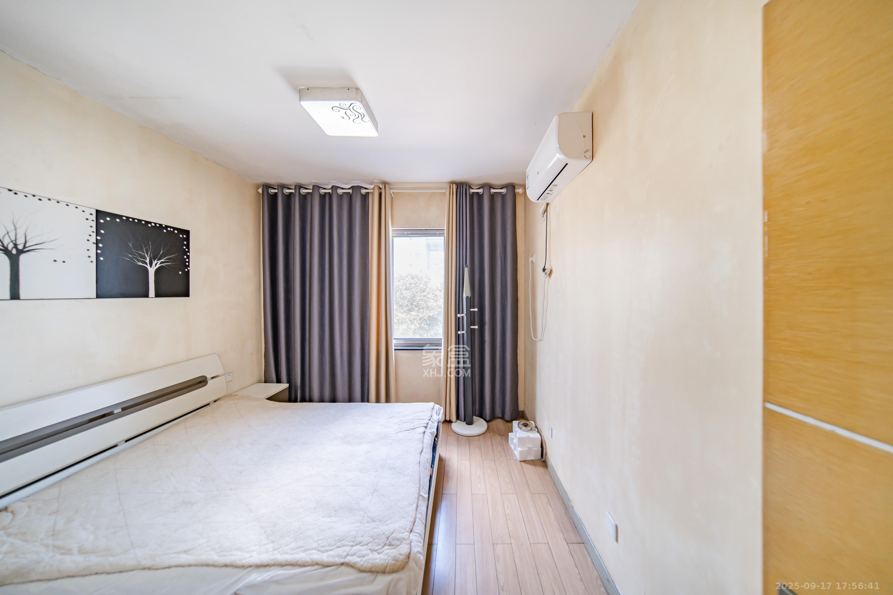 阳光100二期 4室2厅2卫 117.6万 阳光100二期 4室2厅2卫 117.6万卧室