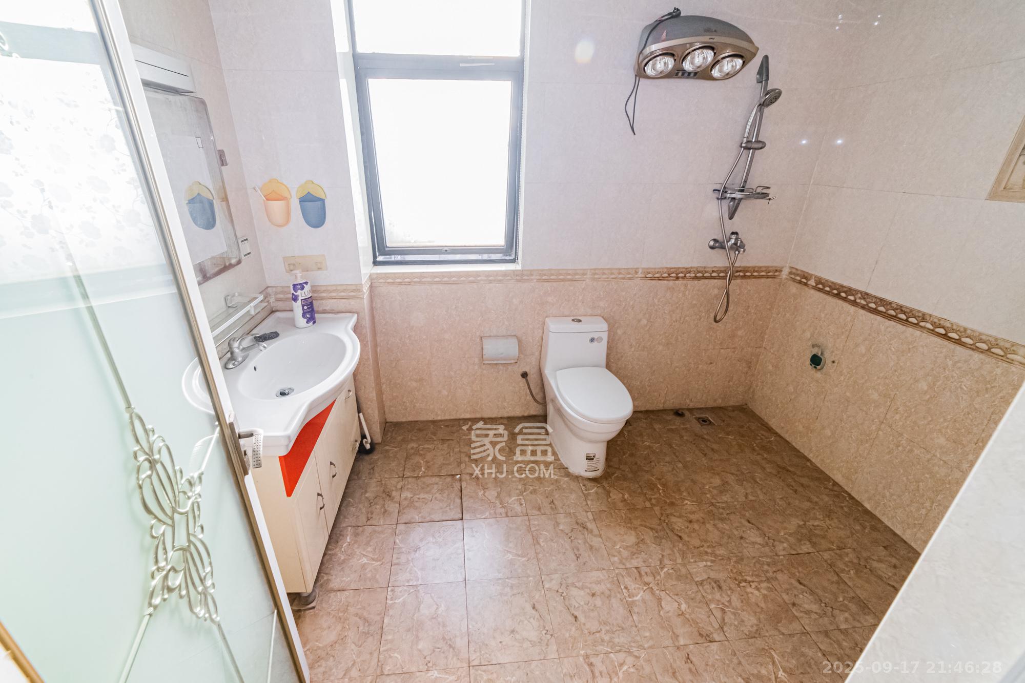 湘江世纪城星江苑 3室2厅2卫 120.0万 湘江世纪城星江苑 3室2厅2卫 120.0万卫生间