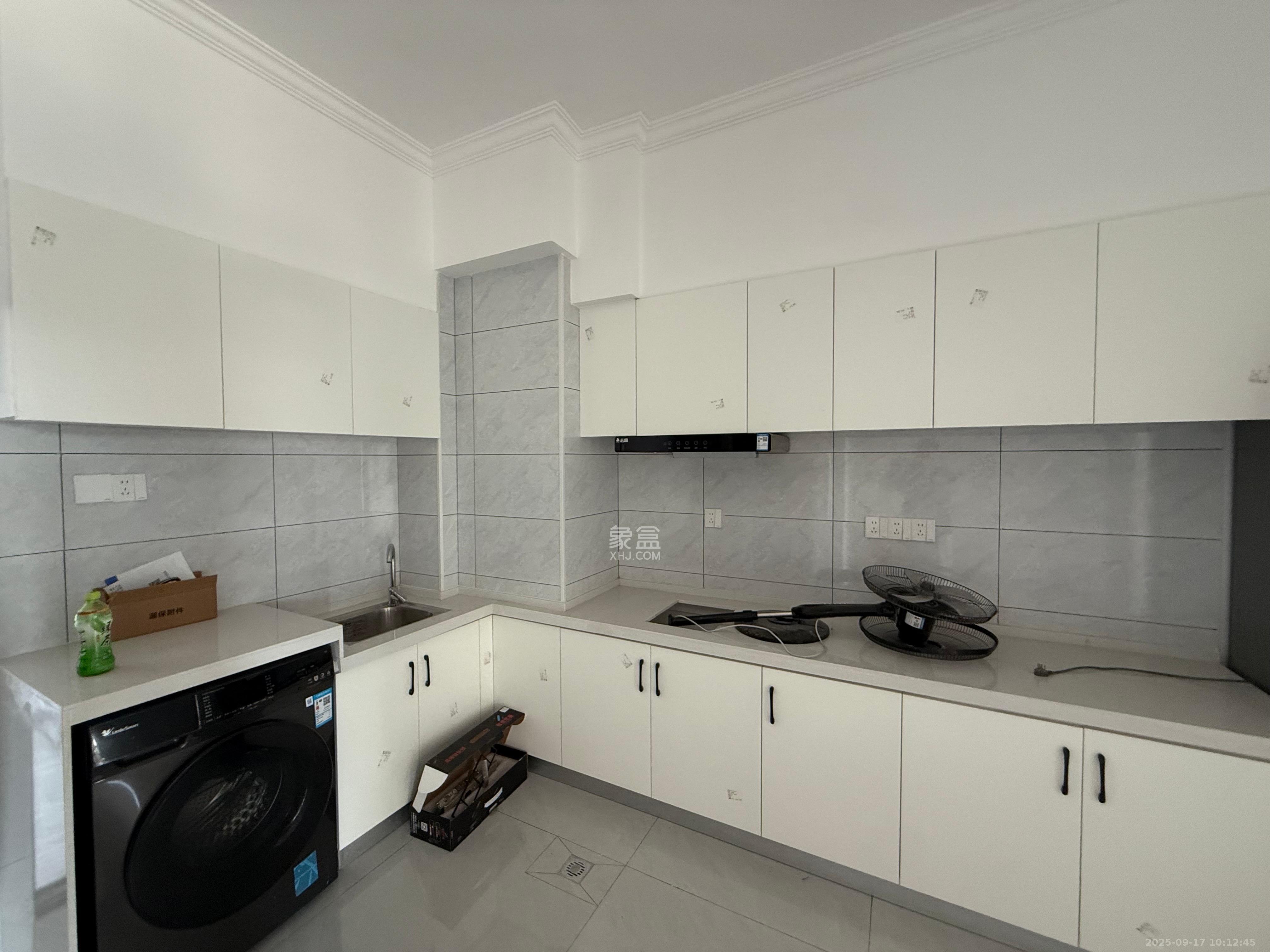 鄱阳汇金中心 1室0厅0卫 1900.0元/月 鄱阳汇金中心 1室0厅0卫 1900.0元/月室内图