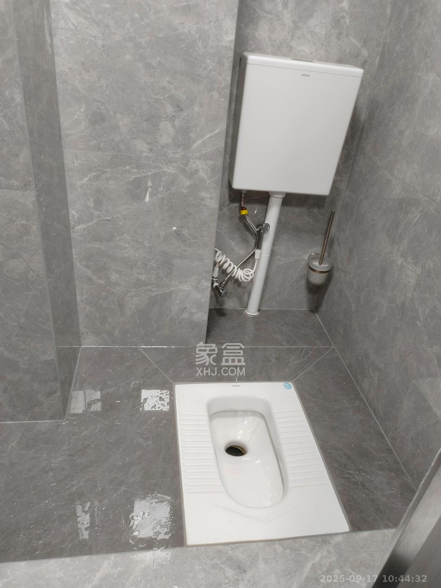 开源鑫贸大楼   248.0㎡      9000.0元/月室内图