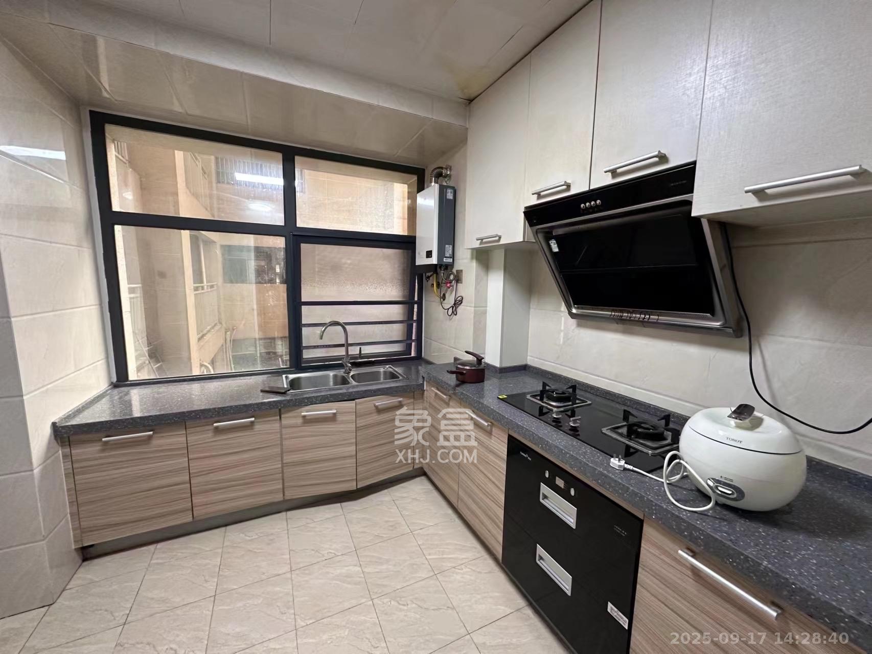 蓝湾国际广场 1室1厅1卫 1600.0元/月 蓝湾国际广场 1室1厅1卫 1600.0元/月室内图