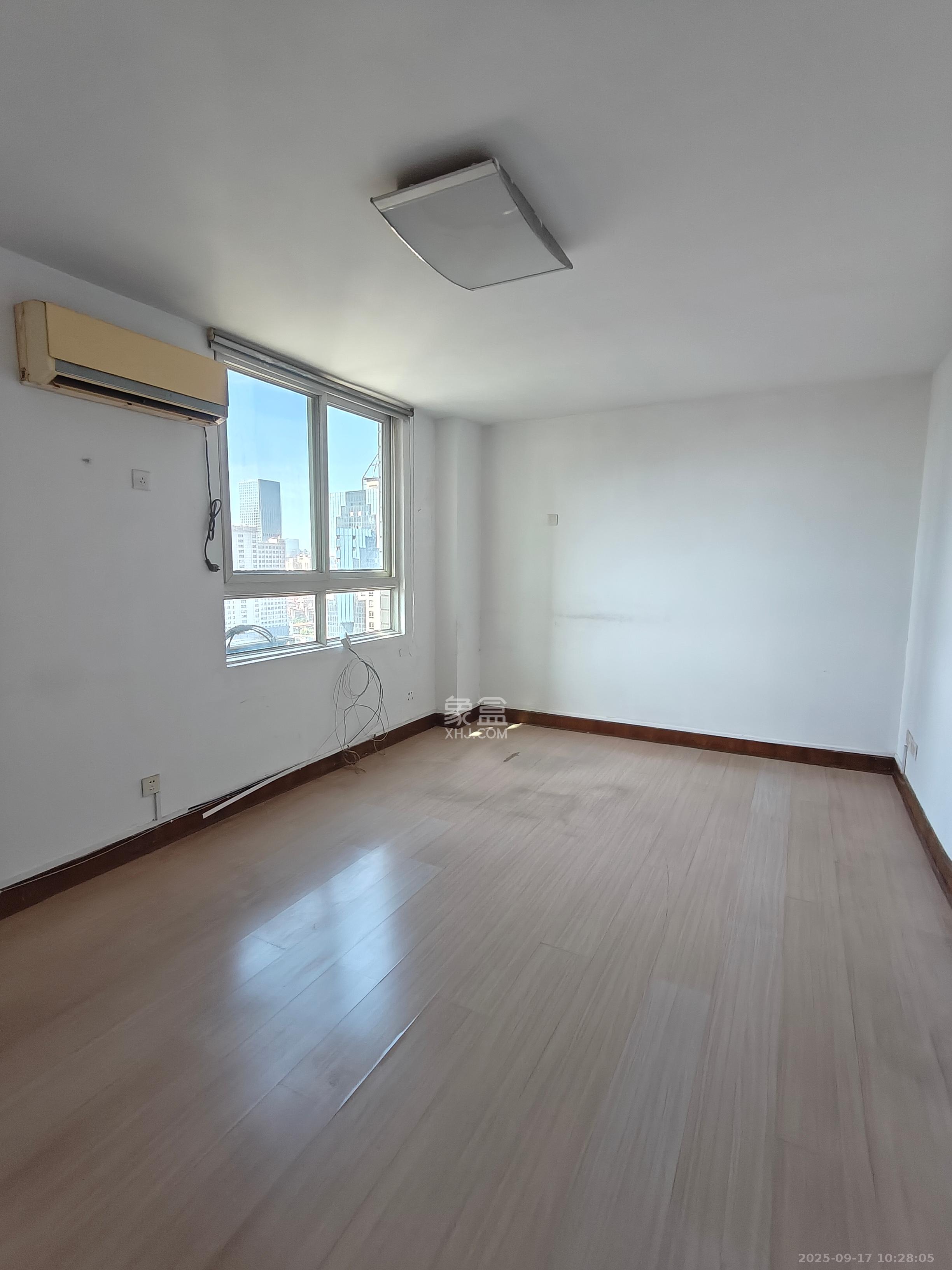 君临天厦 4室1厅1卫 3000.0元/月 君临天厦 4室1厅1卫 3000.0元/月室内图