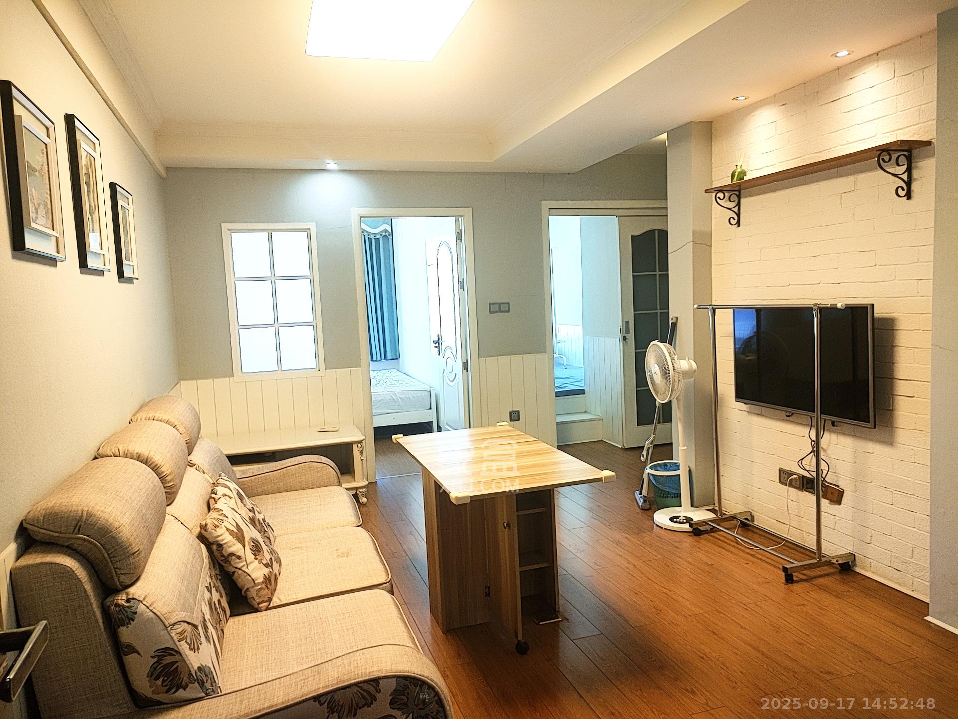 东怡外国（南湖一号)  2室1厅1卫    2800.0元/月室内图