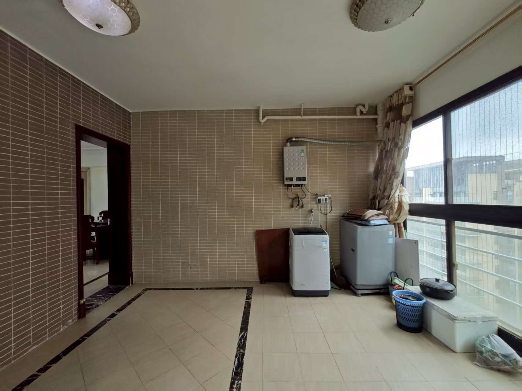 滨江海岸一期 4室2厅2卫 4500.0元/月 滨江海岸一期 4室2厅2卫 4500.0元/月室内图