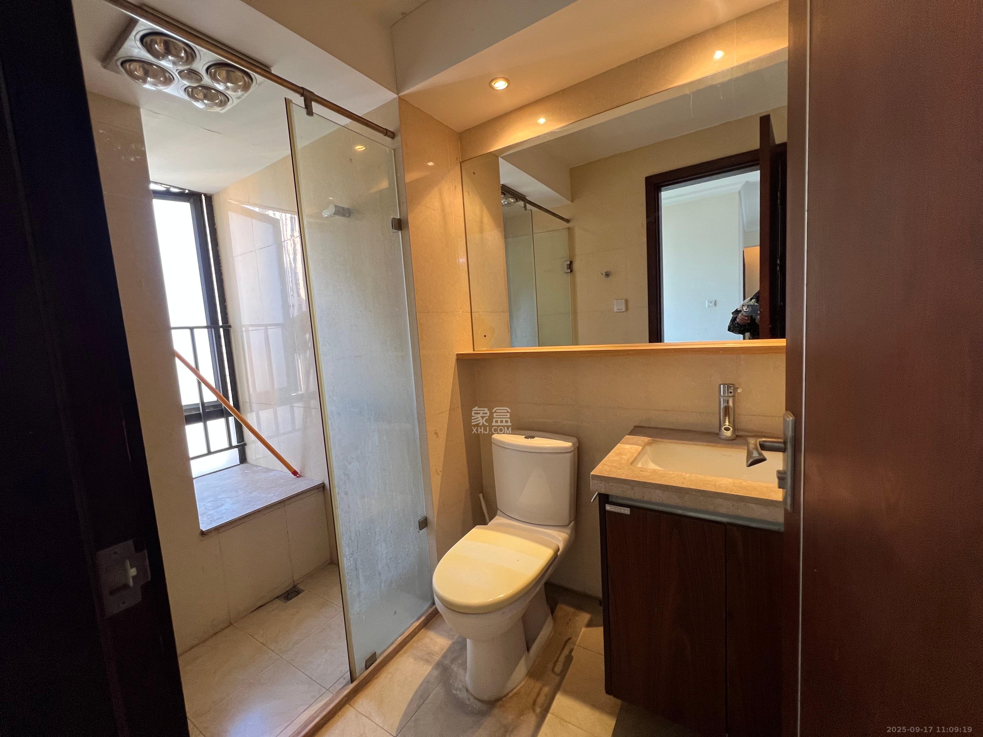 时代倾城一期  3室2厅1卫    2200.0元/月室内图