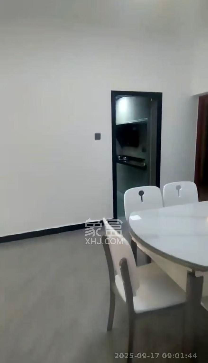 洋湖景园 2室2厅1卫 2400.0元/月 洋湖景园 2室2厅1卫 2400.0元/月室内图