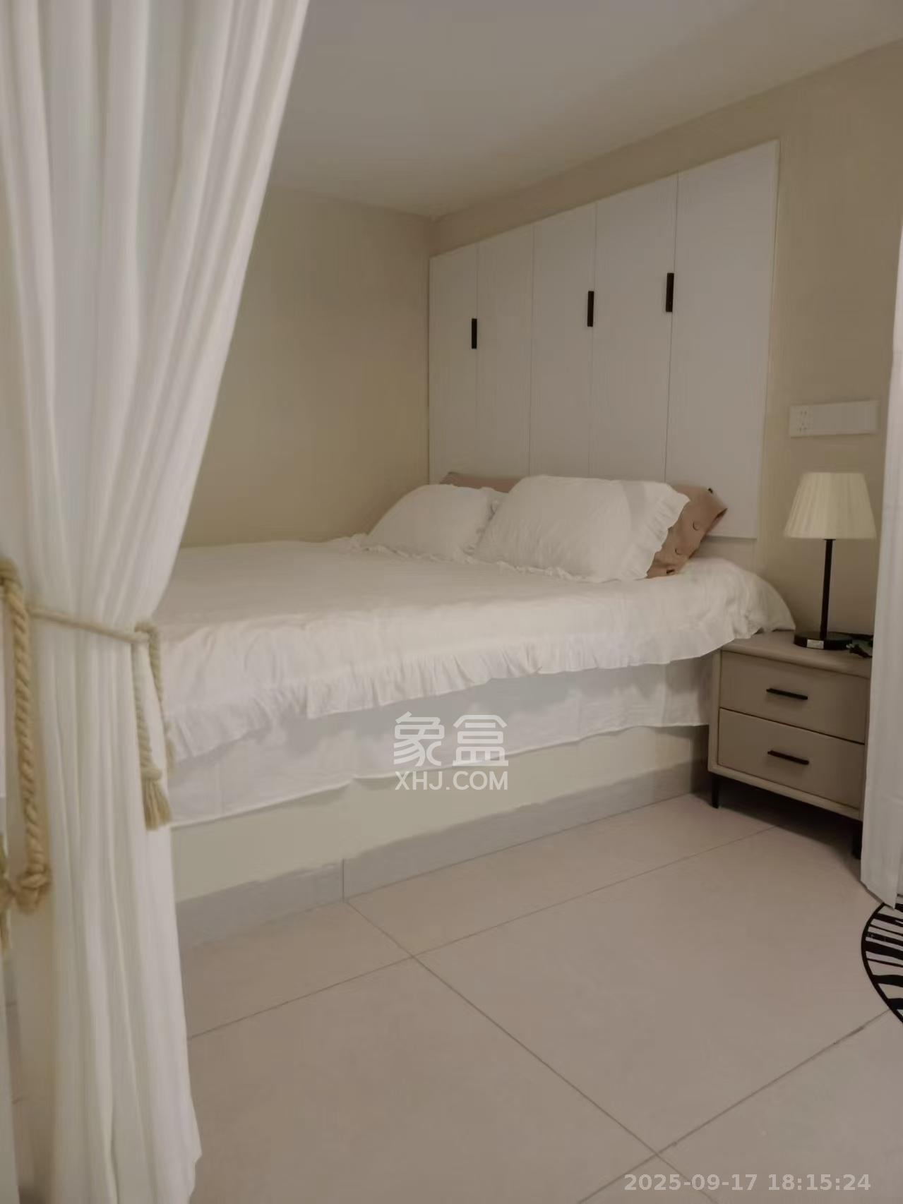 卓越中寰  2室1厅1卫    2400.0元/月室内图