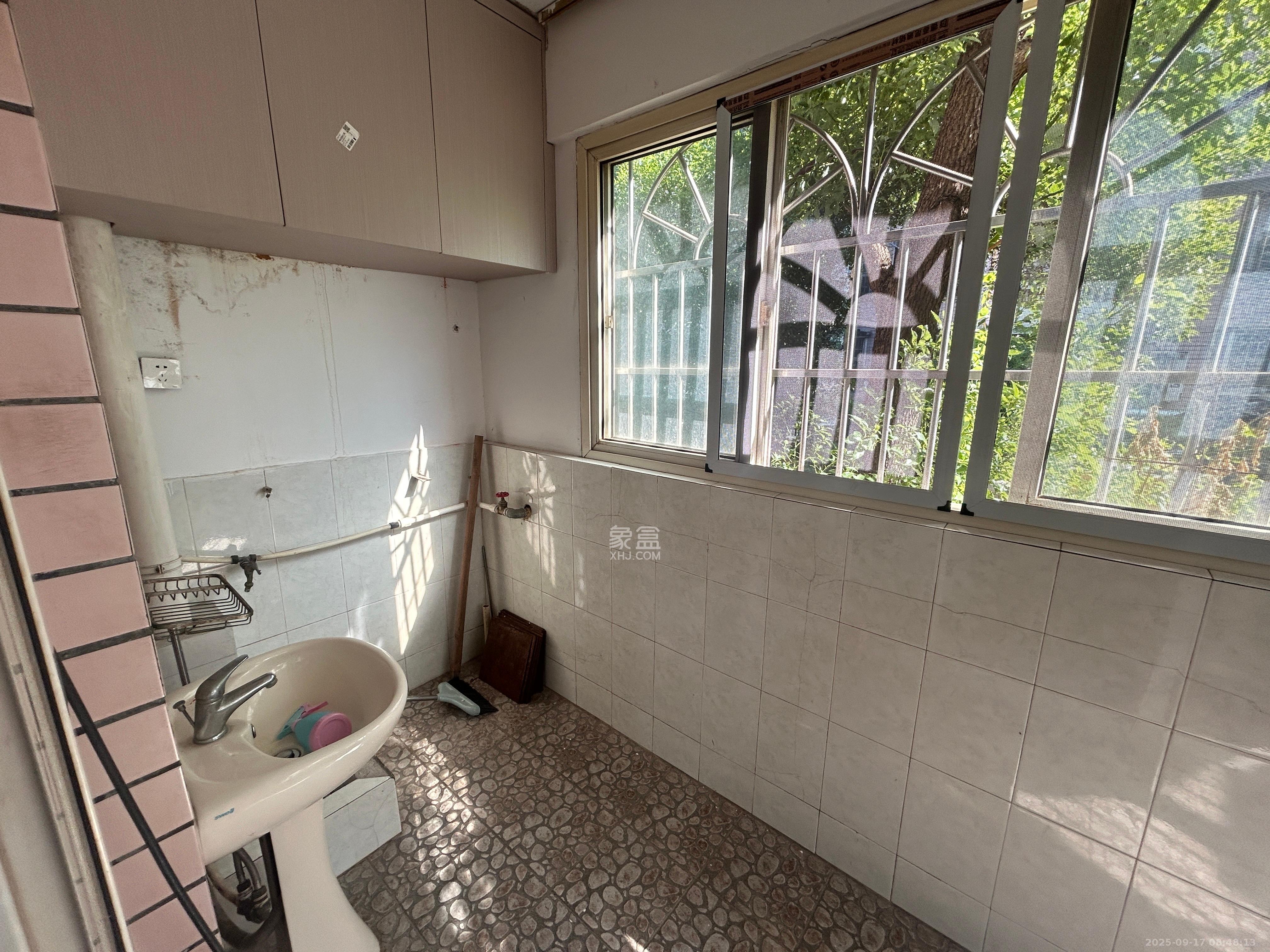 德政园  2室1厅1卫    2000.0元/月室内图