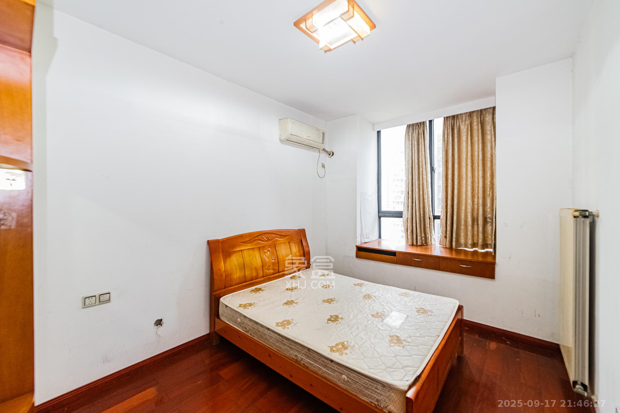 湘江世纪城星江苑 3室2厅2卫 120.0万 湘江世纪城星江苑 3室2厅2卫 120.0万卧室