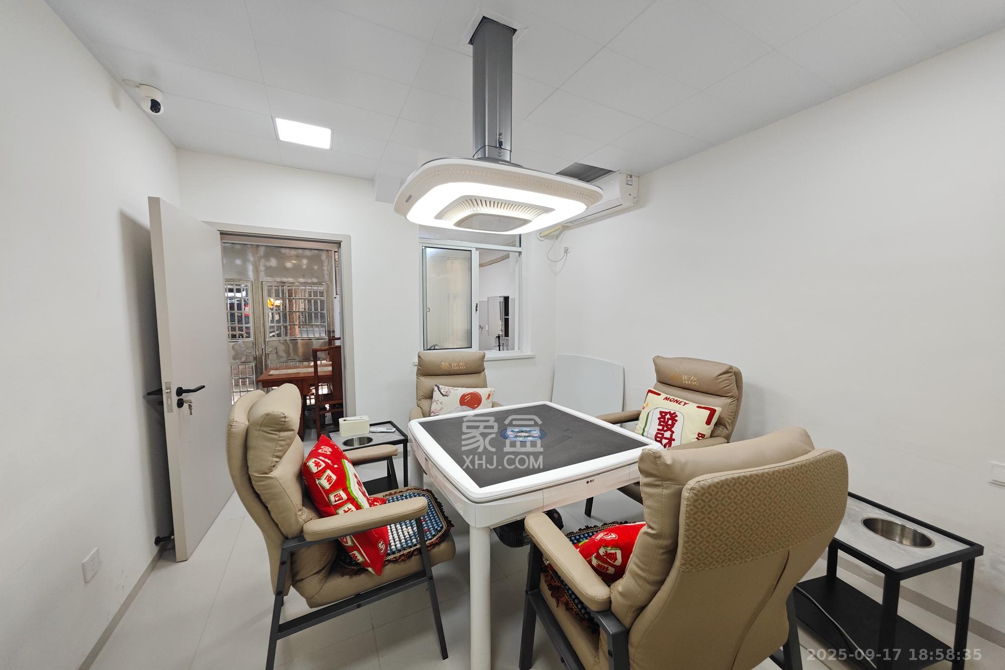 牛角塘社区  2室2厅2卫    78.8万卧室