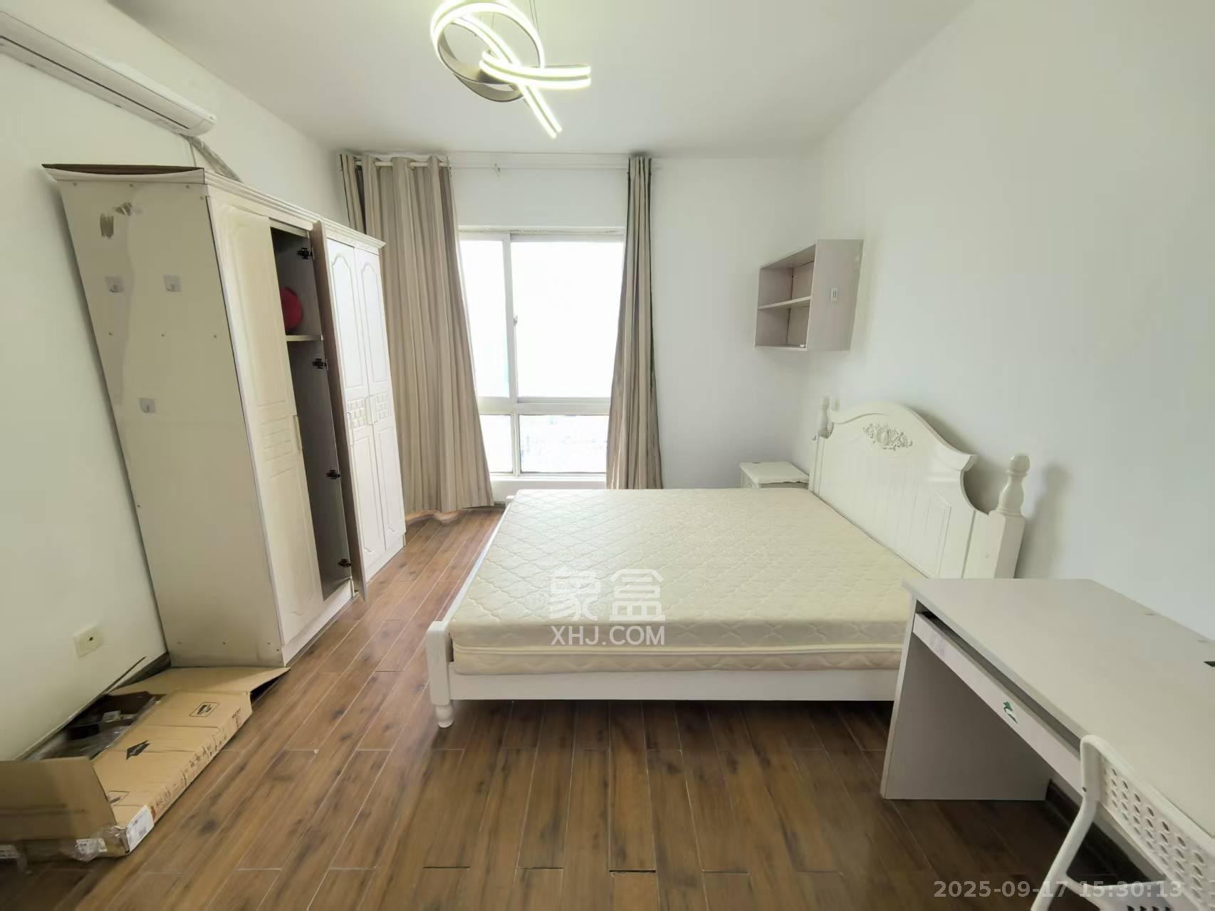 银港水晶城  3室2厅2卫    2500.0元/月 银港水晶城  3室2厅2卫    2500.0元/月