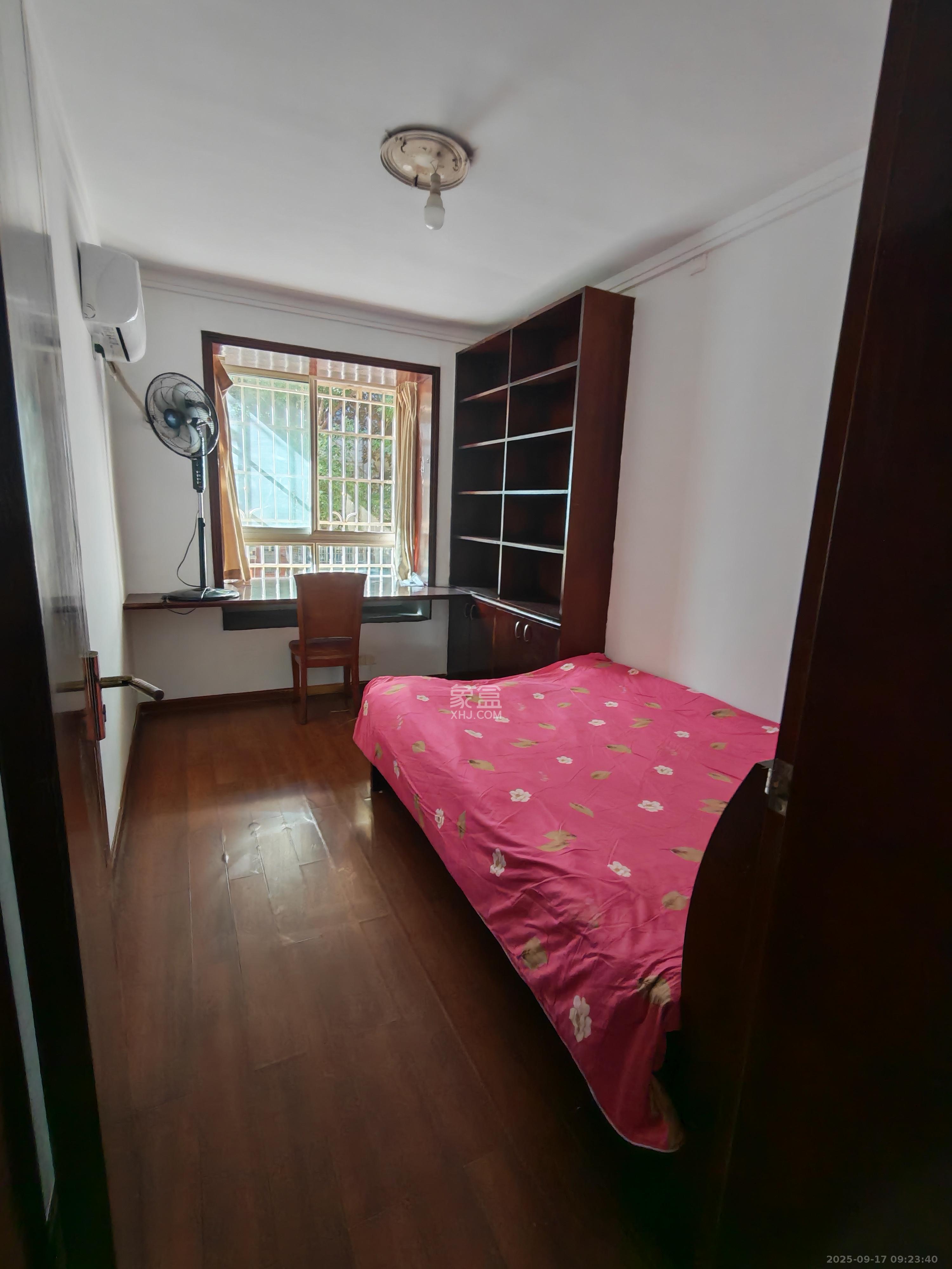 德润园 3室2厅1卫 2300.0元/月 德润园 3室2厅1卫 2300.0元/月室内图