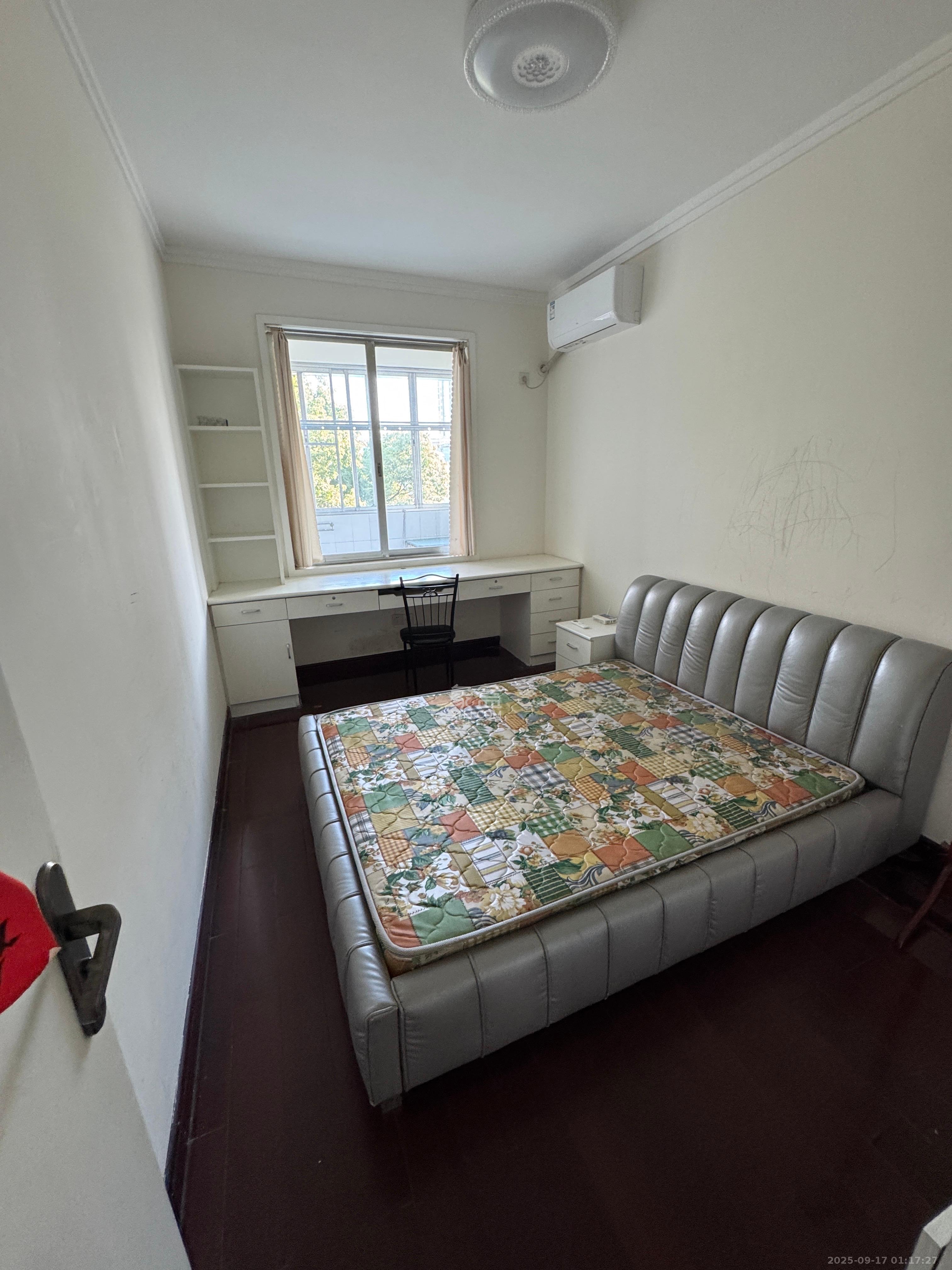 电信花园  1室0厅0卫    2300.0元/月室内图