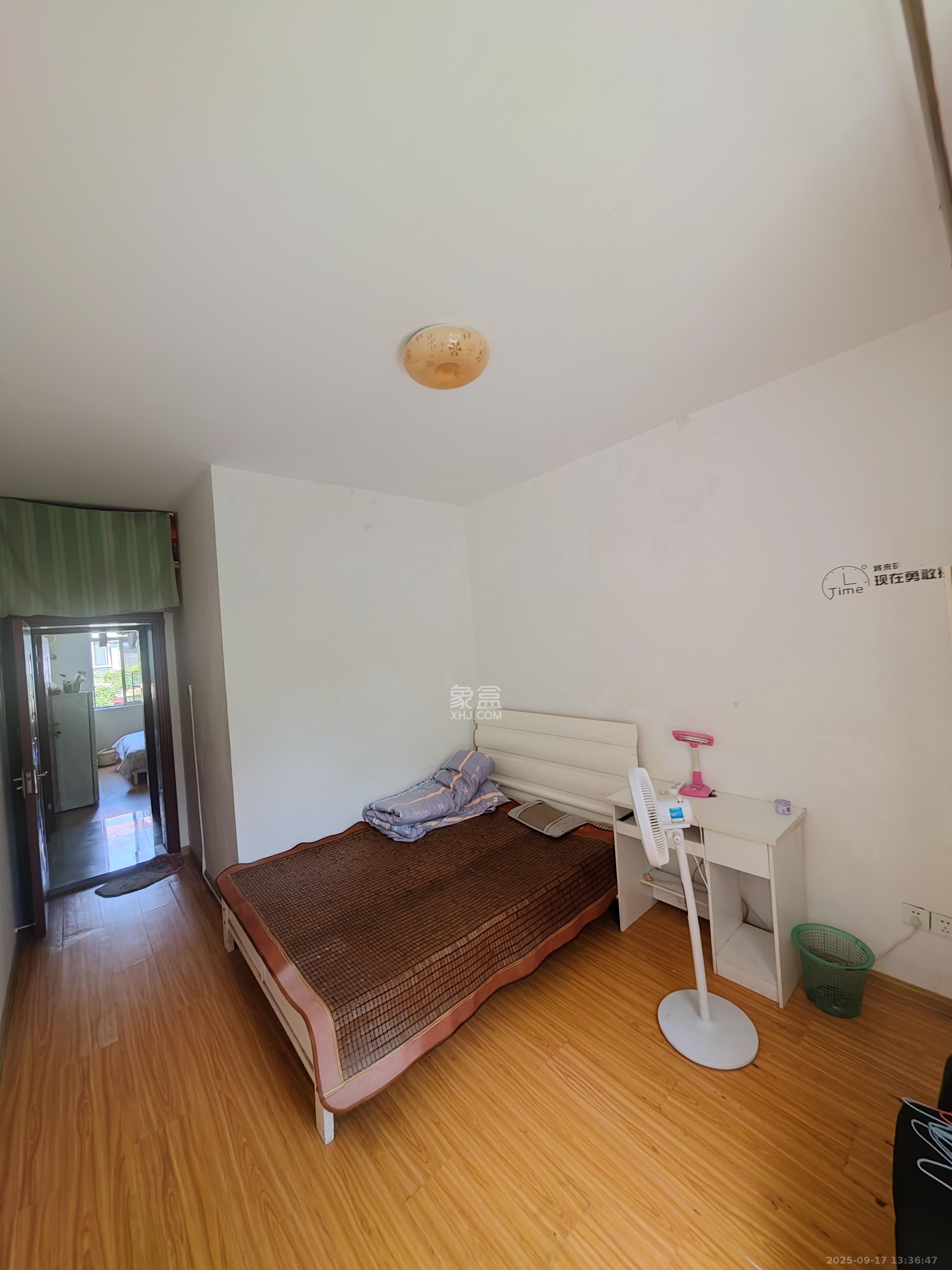 山水人家一二期  1室1厅1卫    800.0元/月室内图