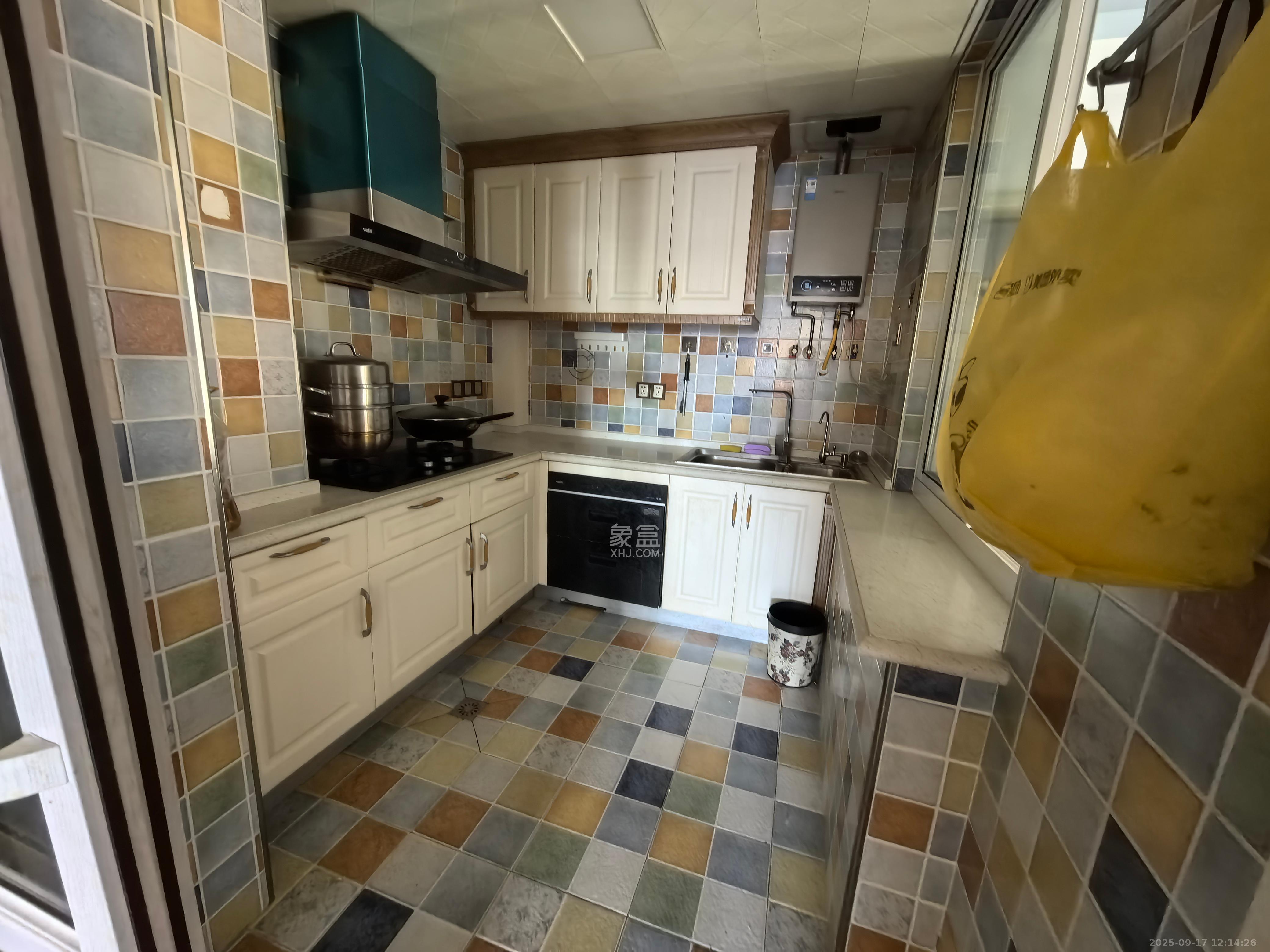 海洋半岛(月珑湾) 3室2厅1卫 2600.0元/月 海洋半岛(月珑湾) 3室2厅1卫 2600.0元/月室内图