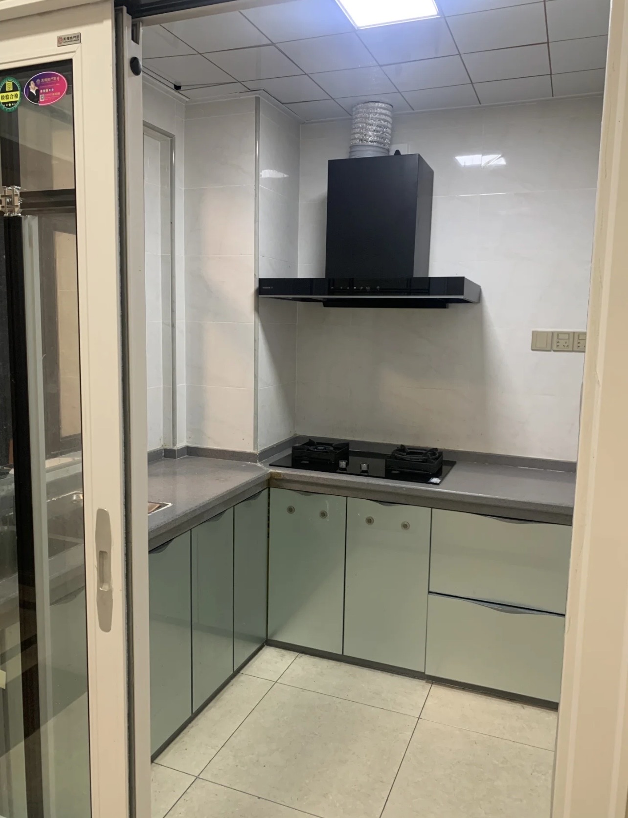 盛贤景都  3室2厅2卫    3500.0元/月 盛贤景都  3室2厅2卫    3500.0元/月室内图