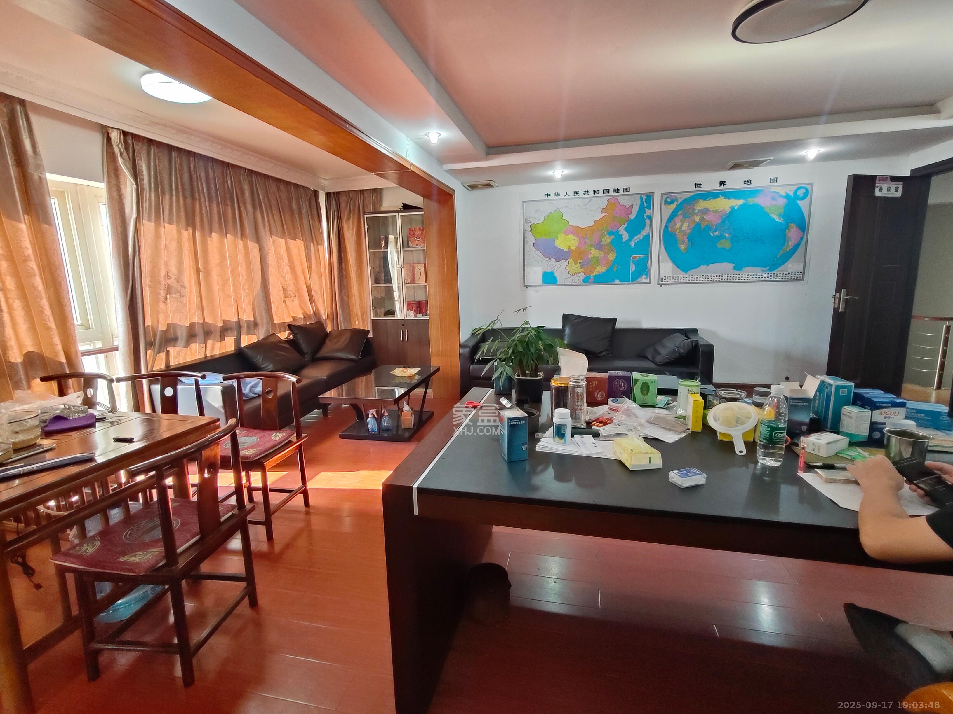 开源鑫阁  8室1厅4卫    4200.0元/月室内图