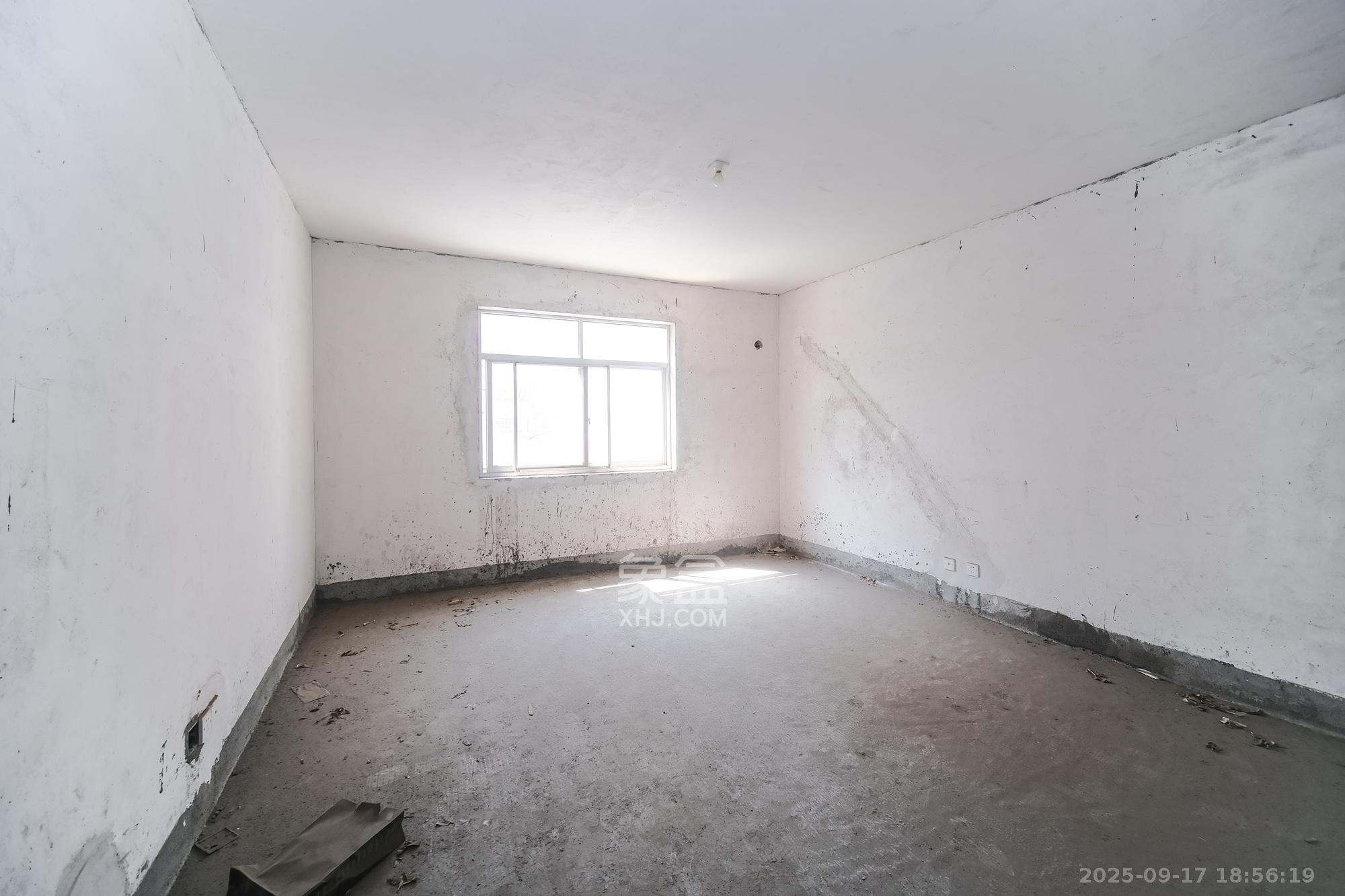 银园公寓（长沙县）  3室2厅2卫    80.0万卧室