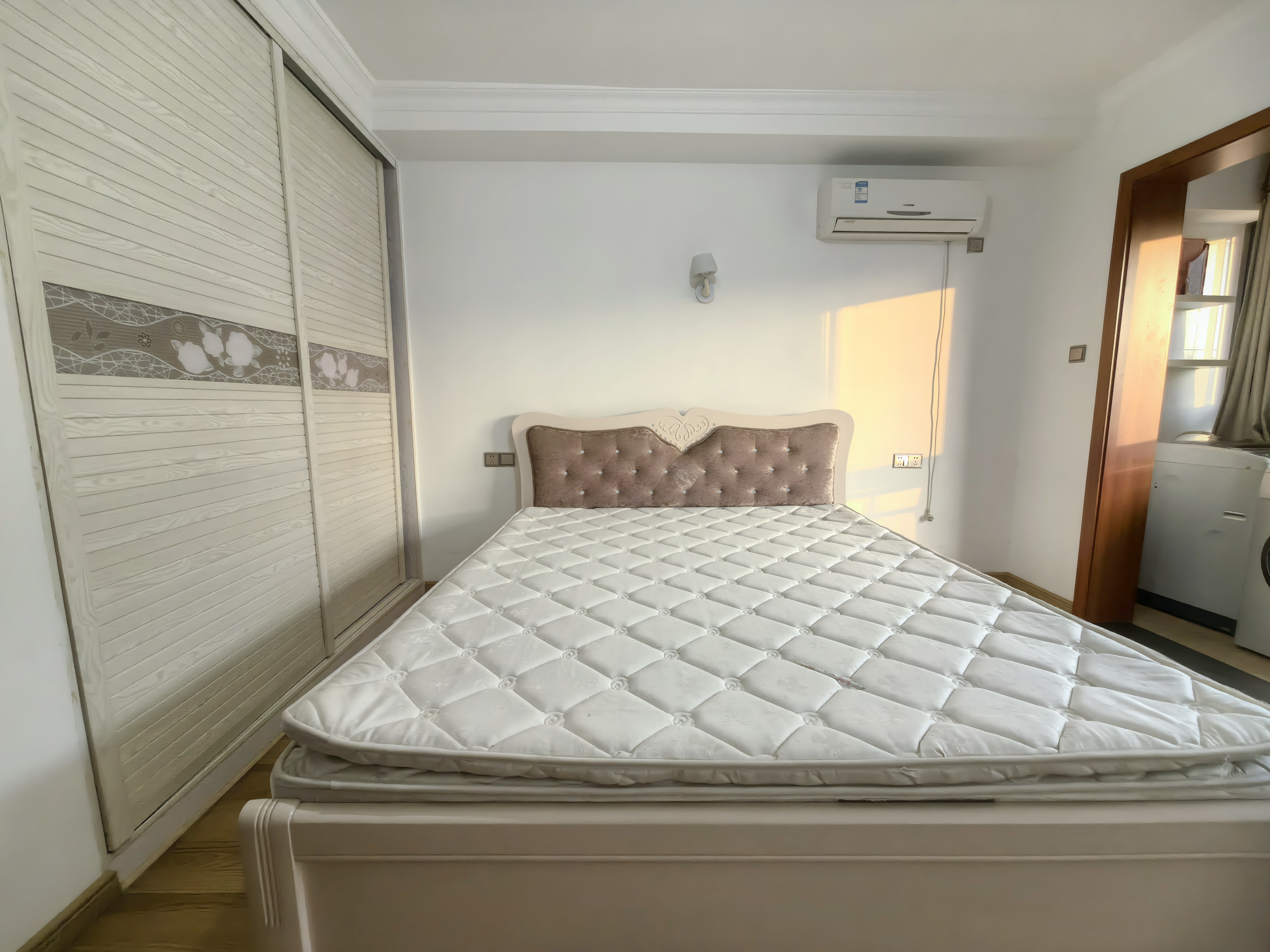 高盛澧园一二期  2室2厅2卫    1400.0元/月室内图