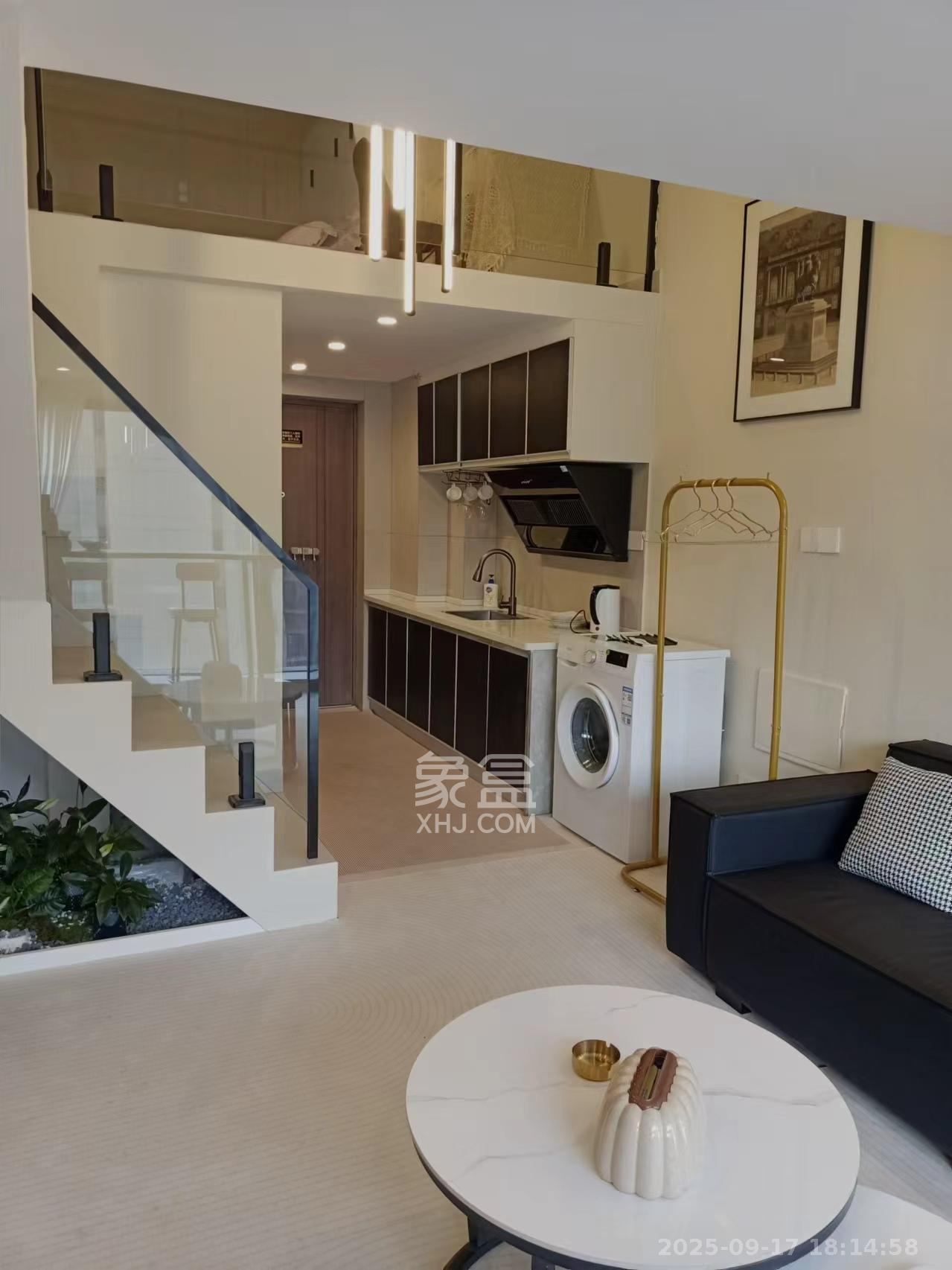 卓越中寰 2室1厅1卫 2400.0元/月 卓越中寰 2室1厅1卫 2400.0元/月室内图