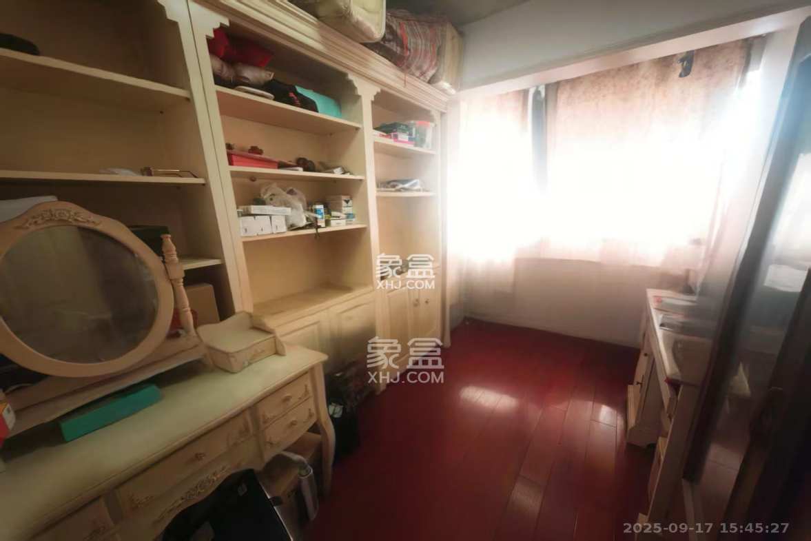 麓山才苑 3室2厅2卫 3500.0元/月 麓山才苑 3室2厅2卫 3500.0元/月室内图